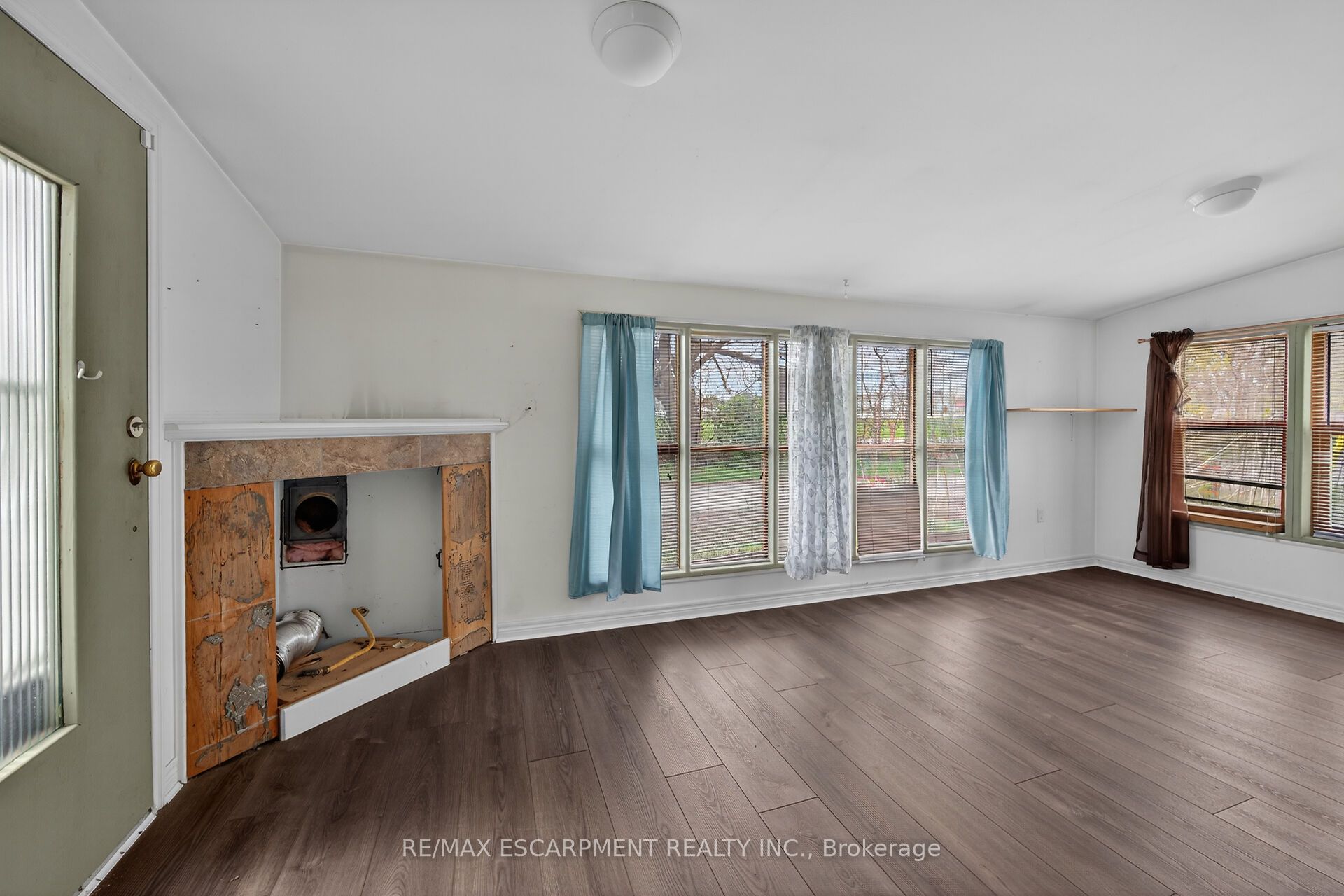 313 John Street Property Photo 13