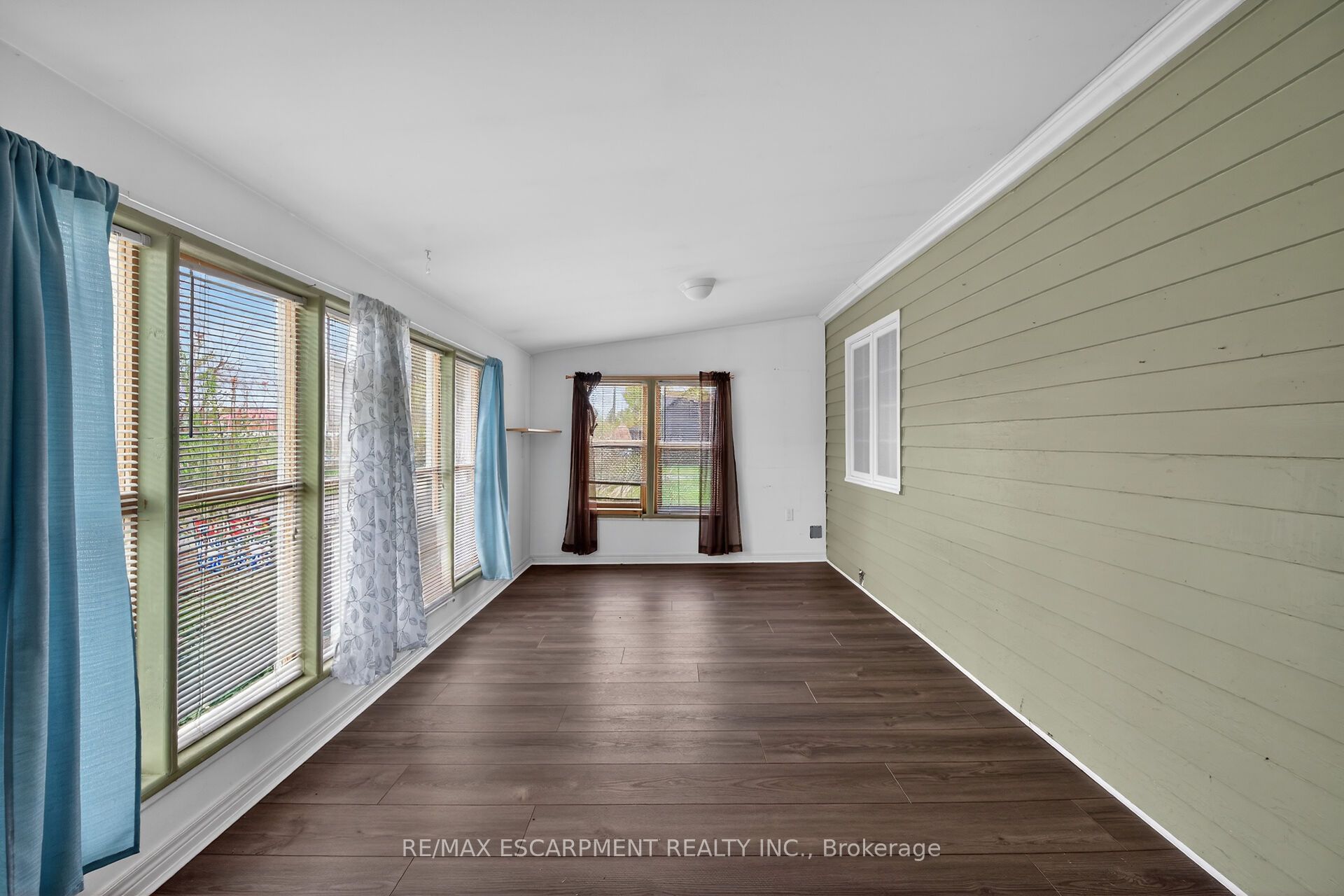 313 John Street Property Photo 14