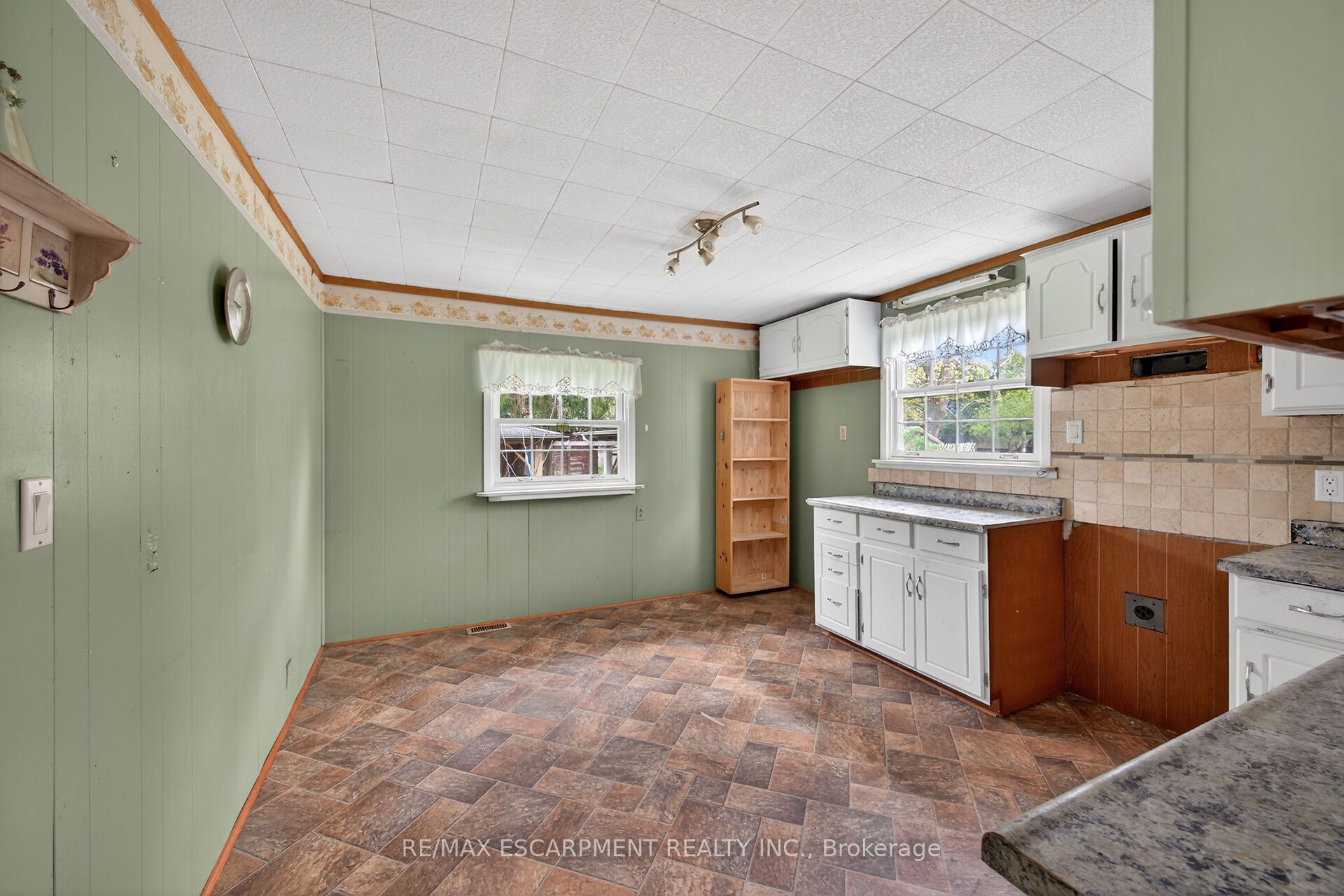 313 John Street Property Photo 19