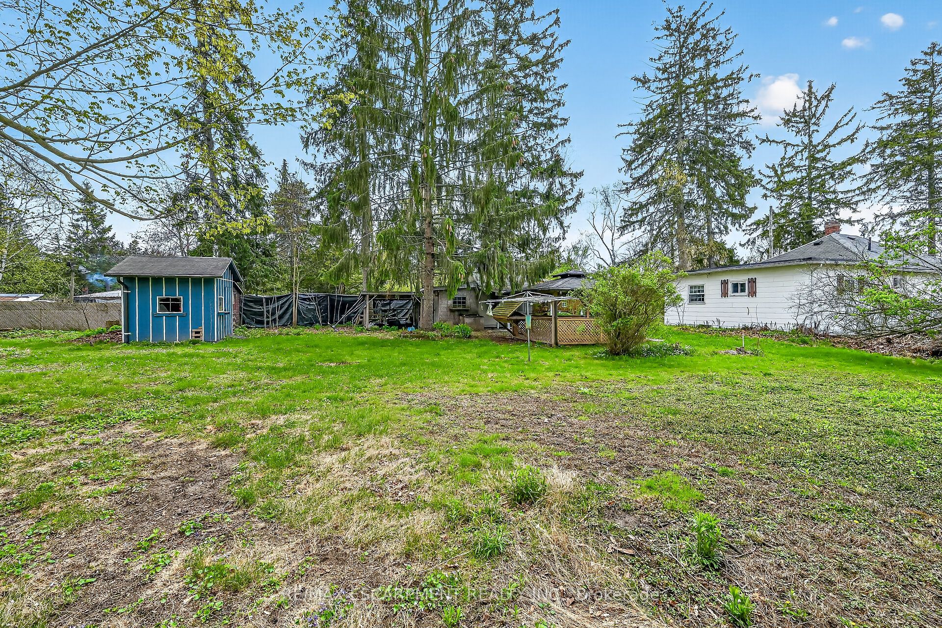 313 John Street Property Photo 31
