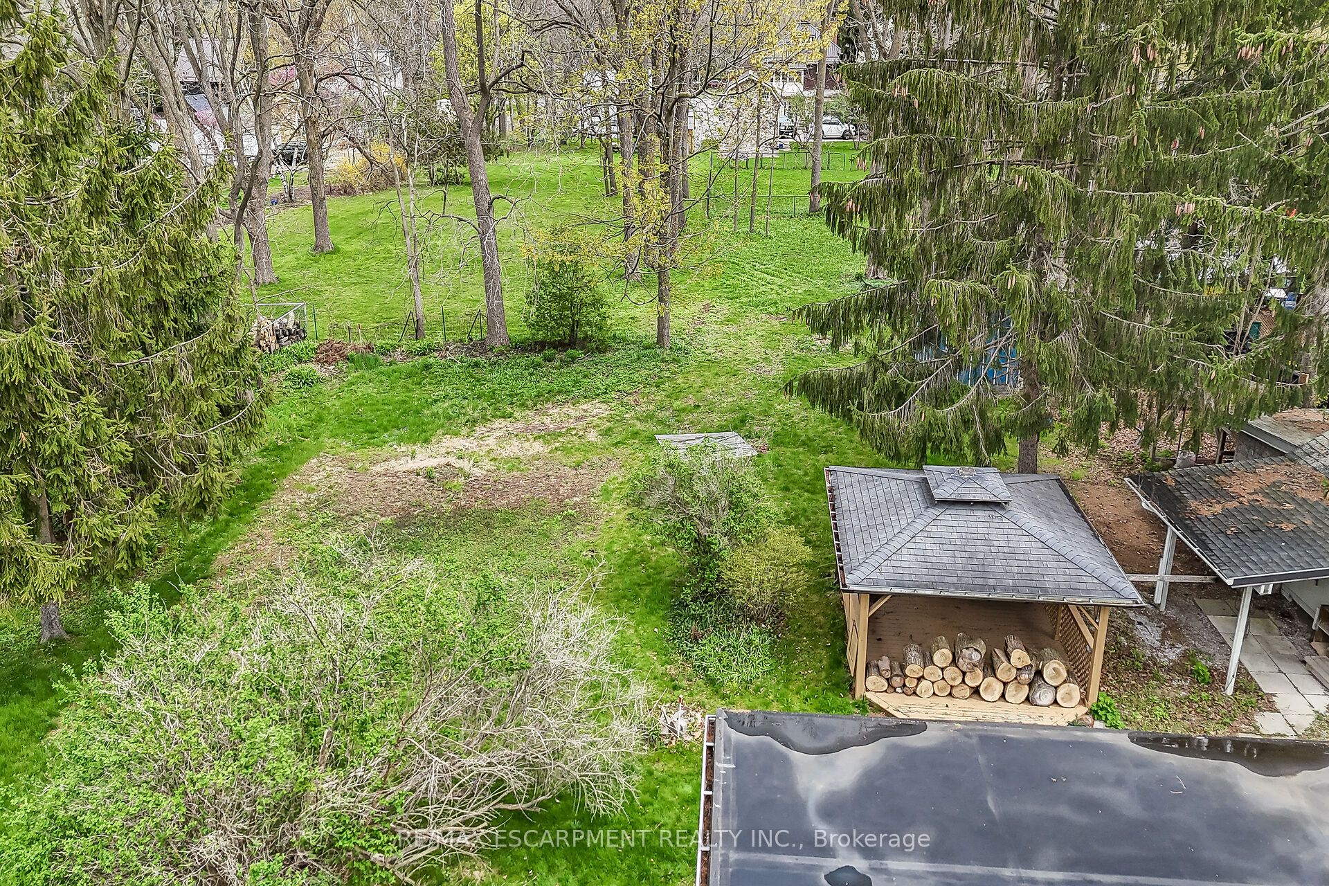 313 John Street Property Photo 45