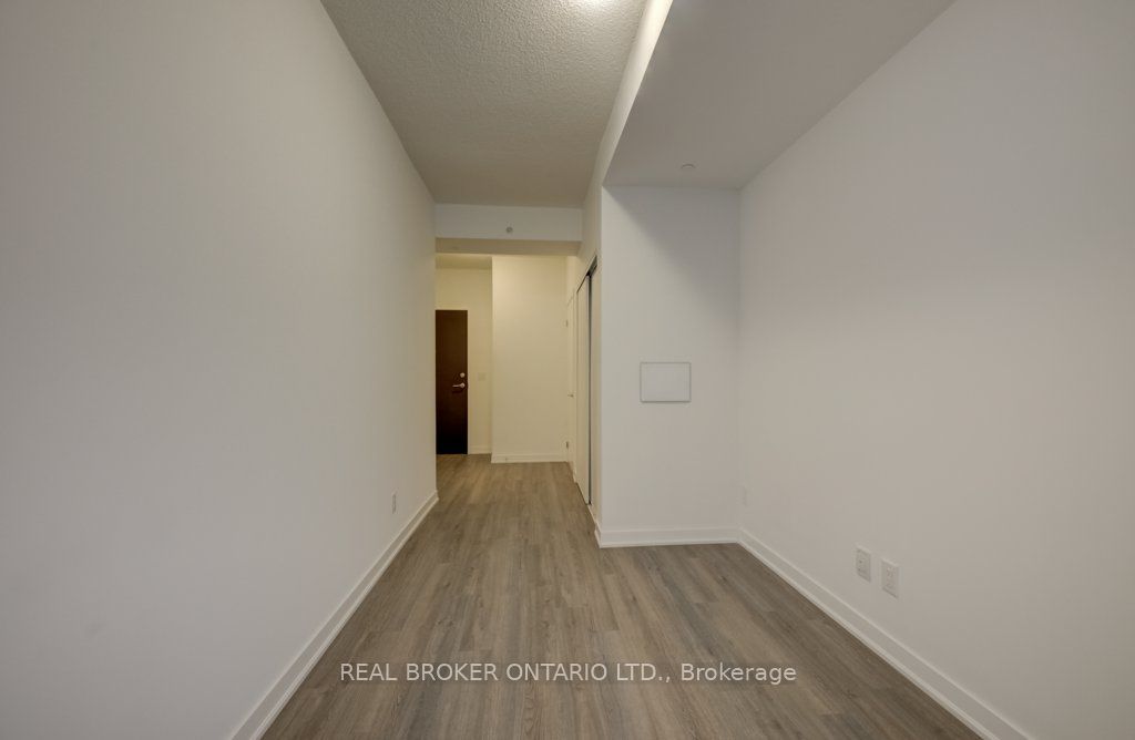 85 Duke Street W 908 Property Photo 8