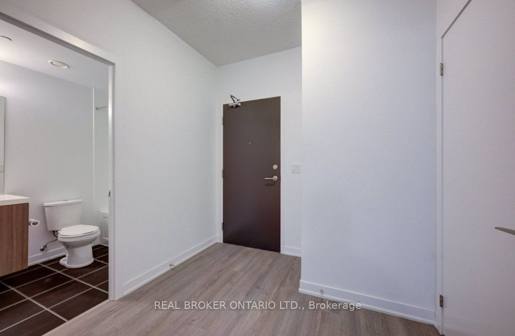85 Duke Street W 908 Property Photo 9