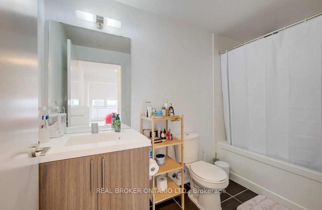 85 Duke Street W 908 Property Photo 16