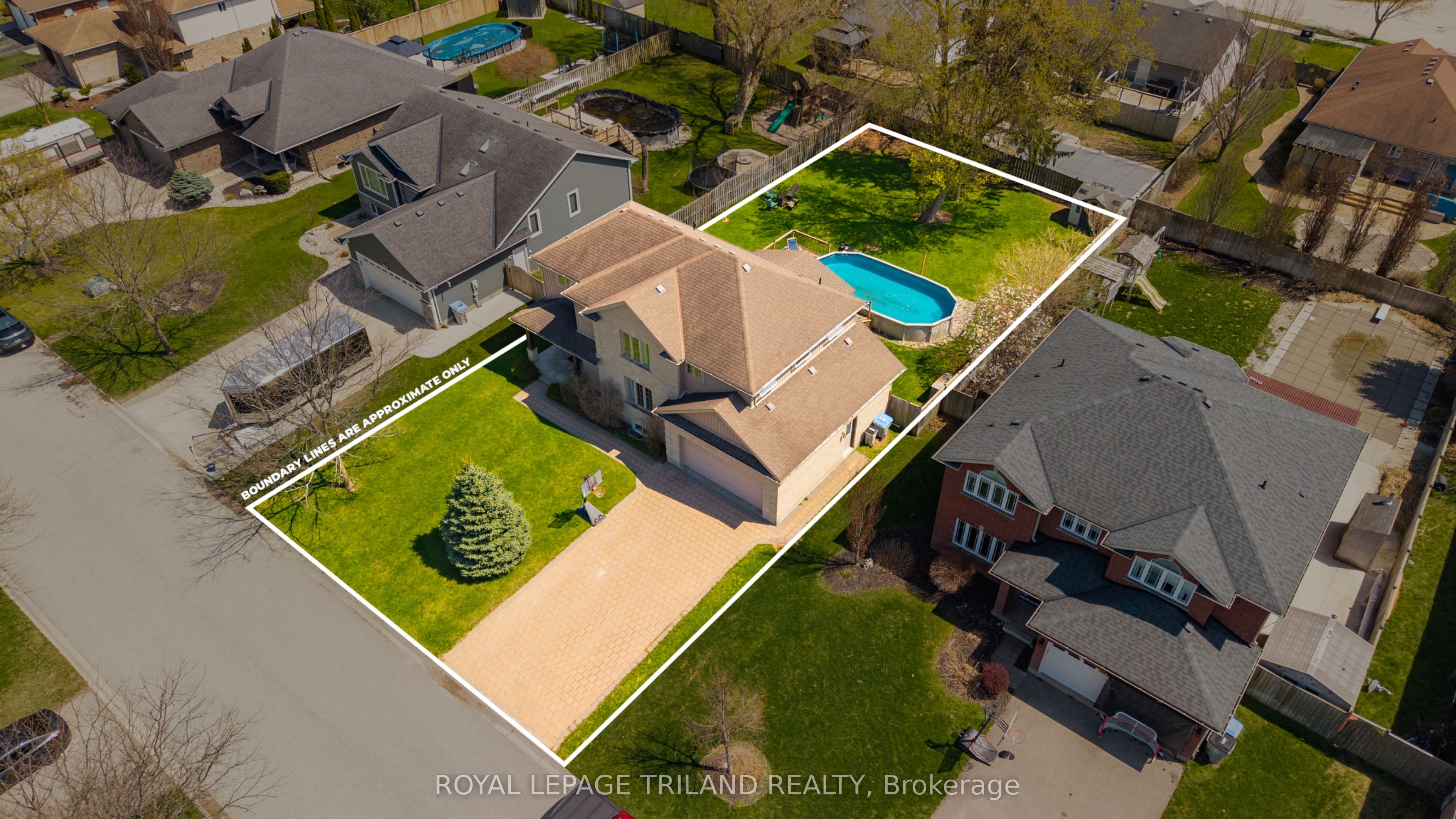 40 Fieldstone Crescent Property Photo 2