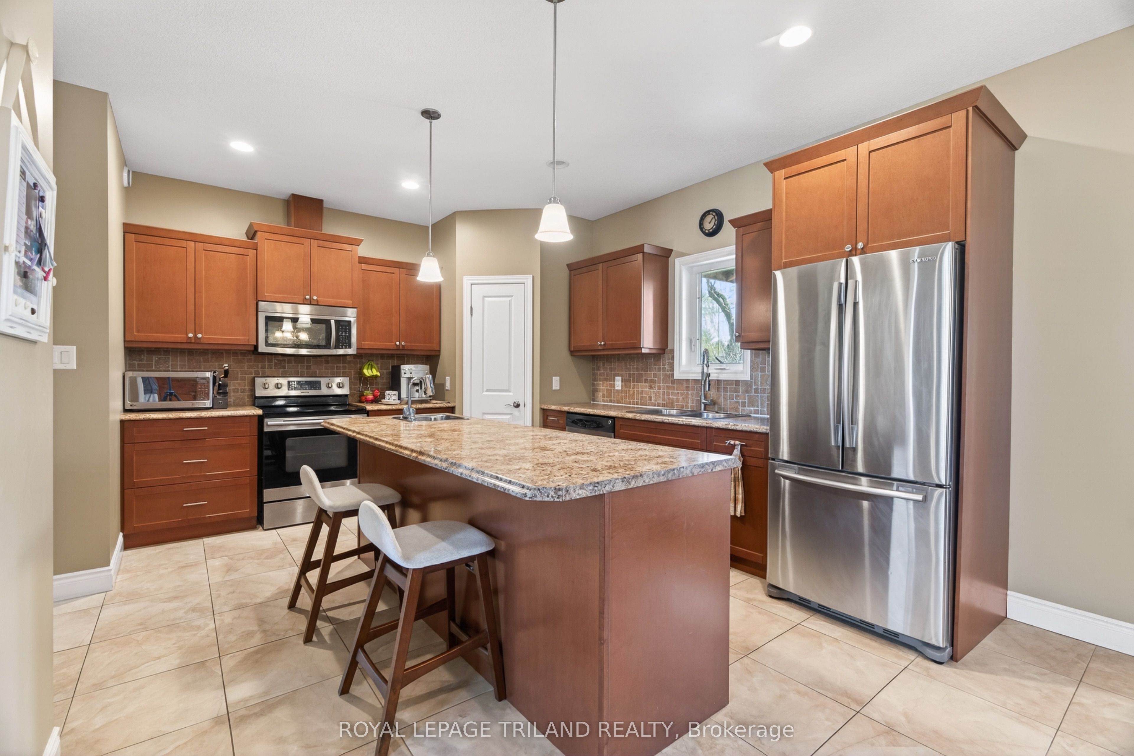 40 Fieldstone Crescent Property Photo 8