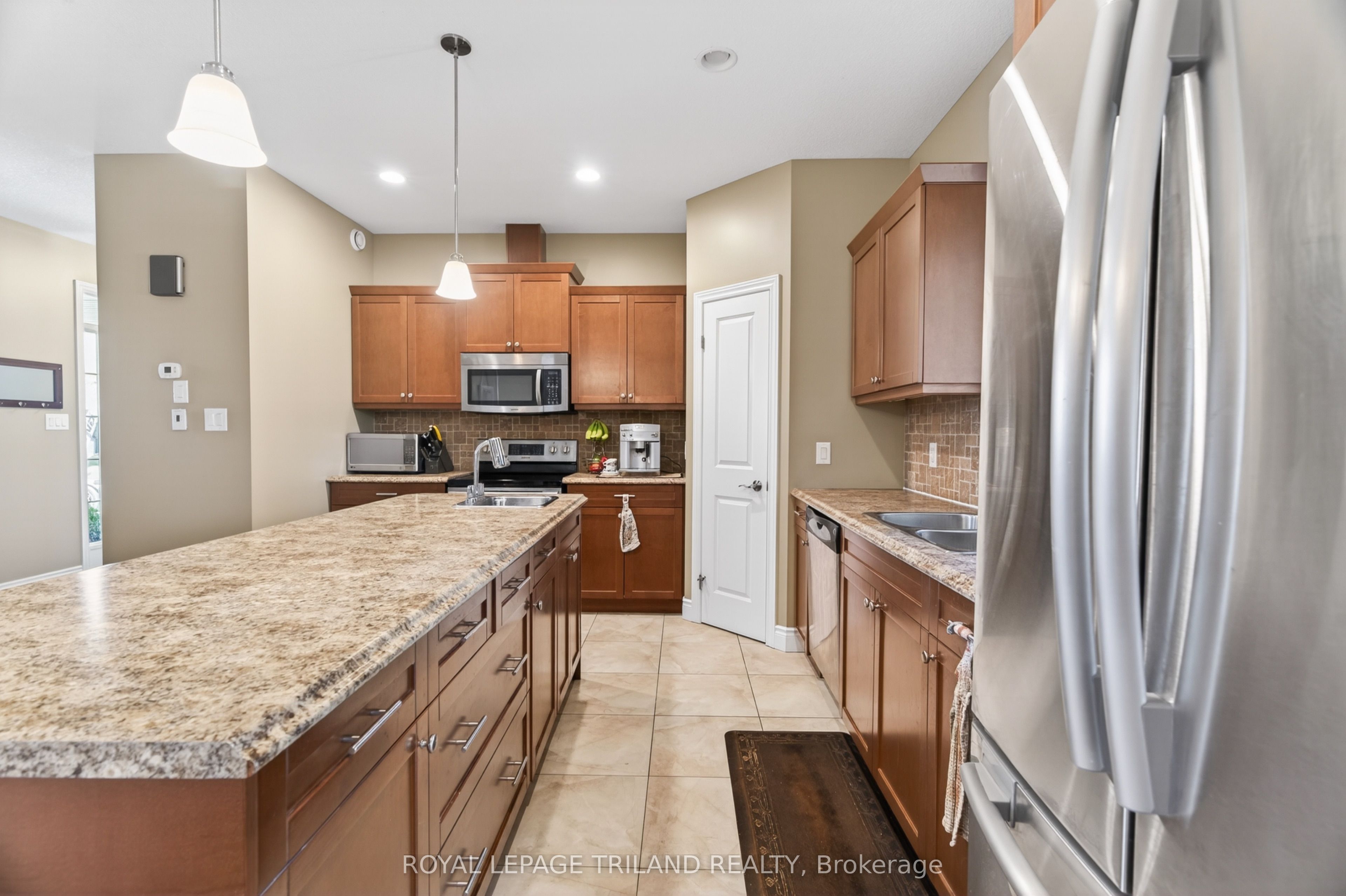 40 Fieldstone Crescent Property Photo 9