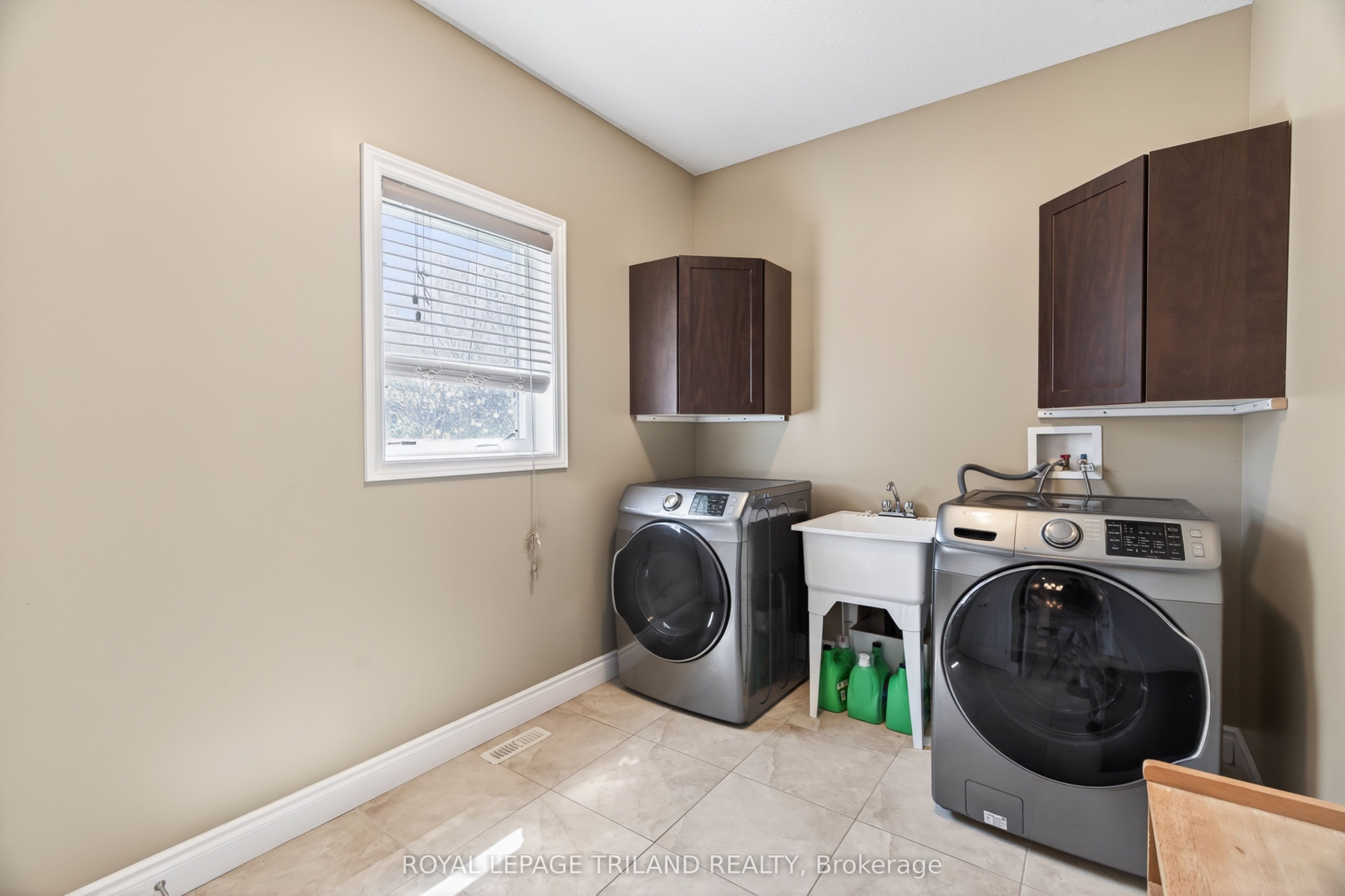 40 Fieldstone Crescent Property Photo 16