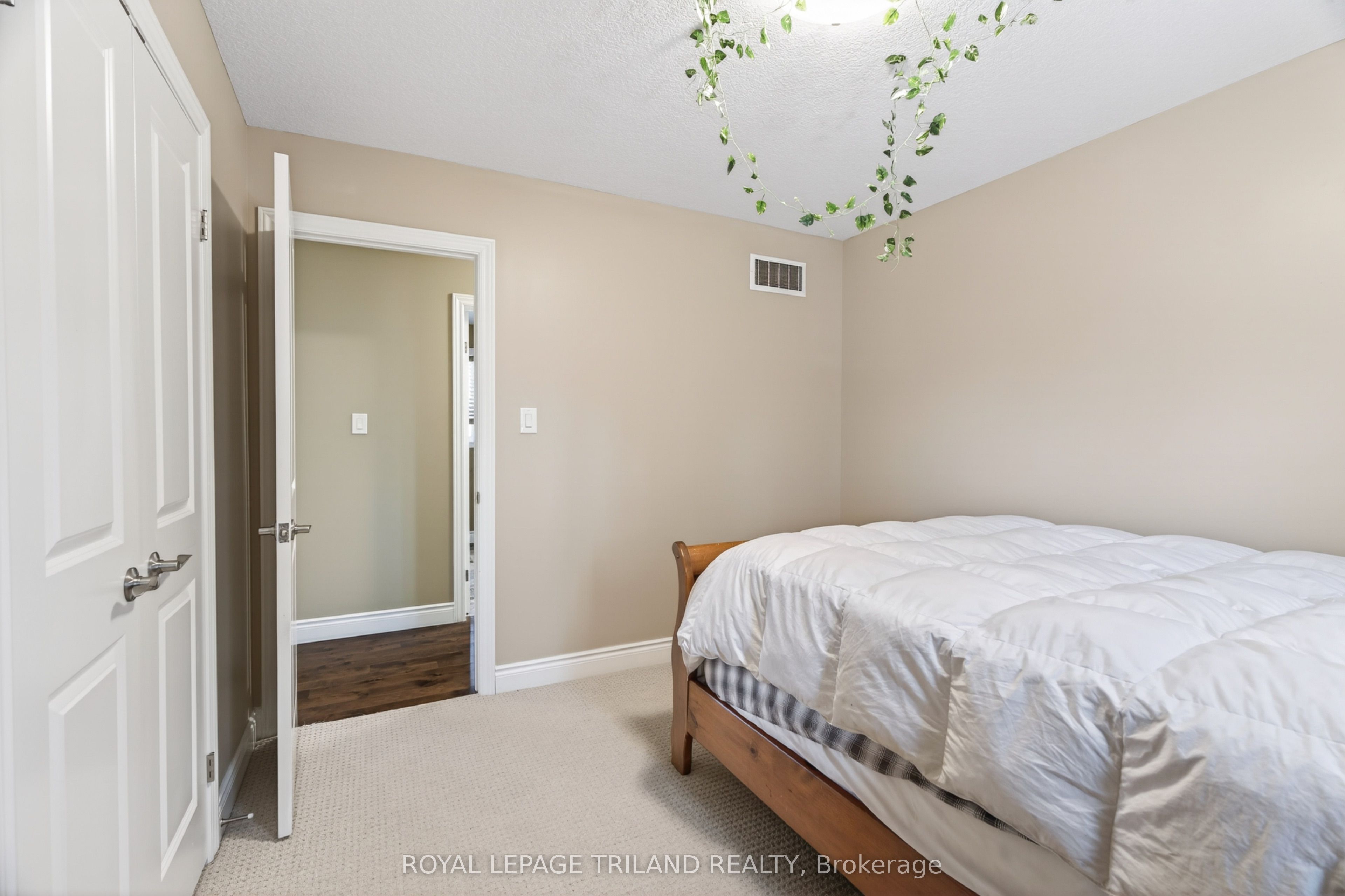40 Fieldstone Crescent Property Photo 23