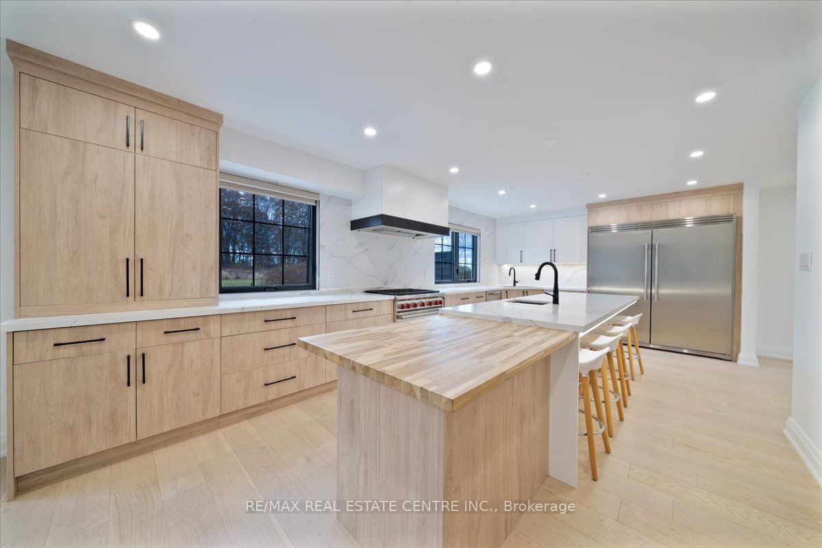 32 Elena Court Property Photo 8