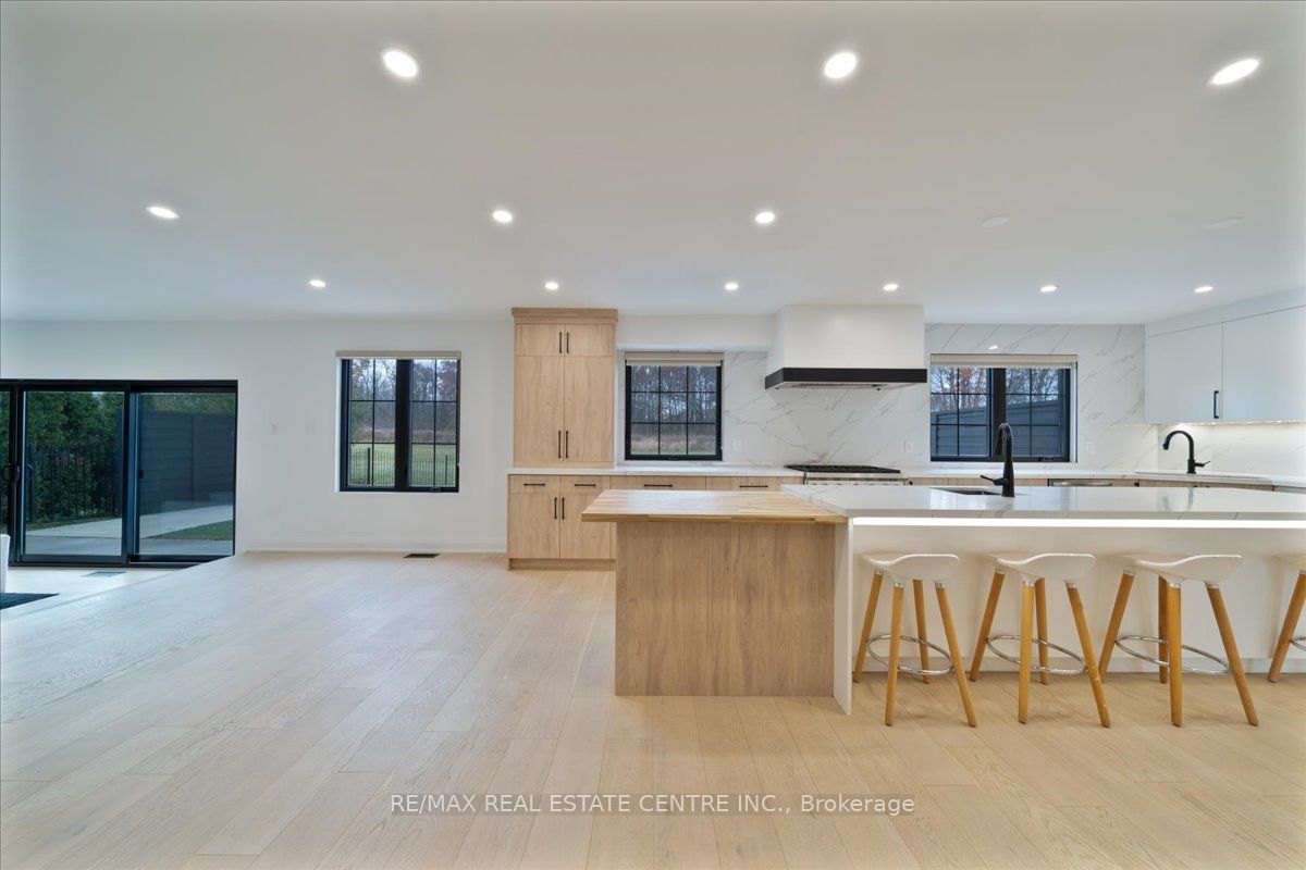 32 Elena Court Property Photo 10