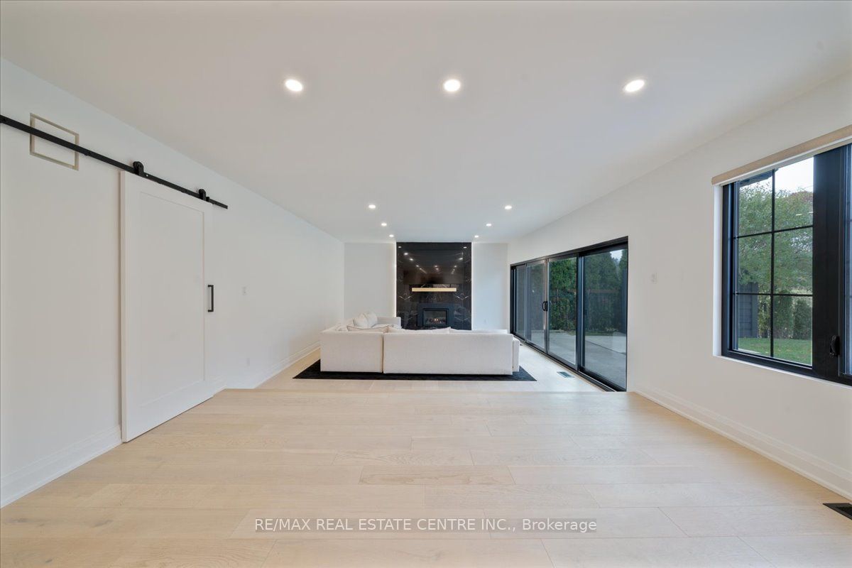 32 Elena Court Property Photo 12