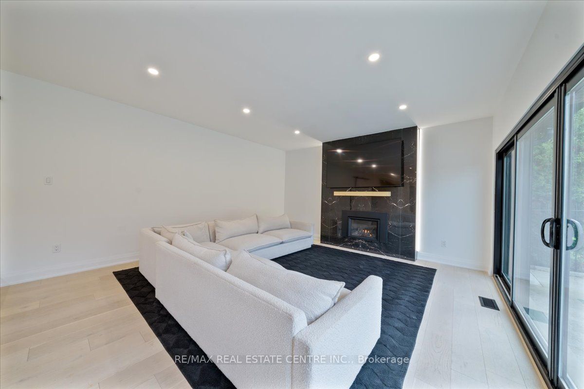 32 Elena Court Property Photo 14