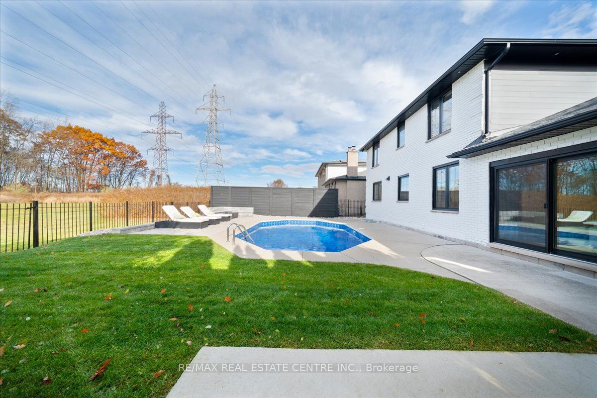 32 Elena Court Property Photo 39