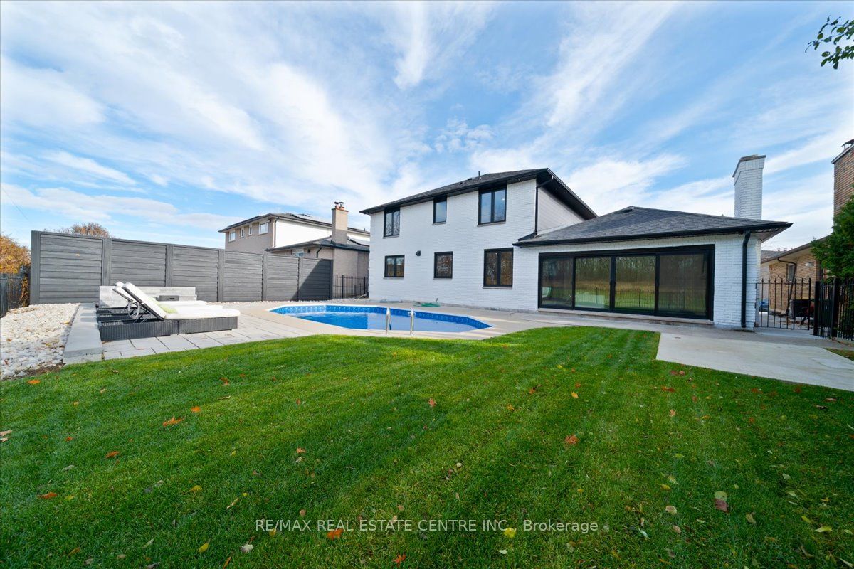 32 Elena Court Property Photo 40