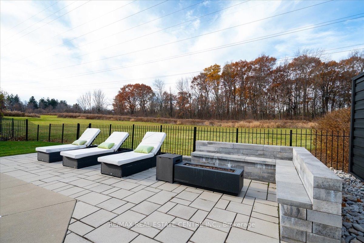 32 Elena Court Property Photo 43