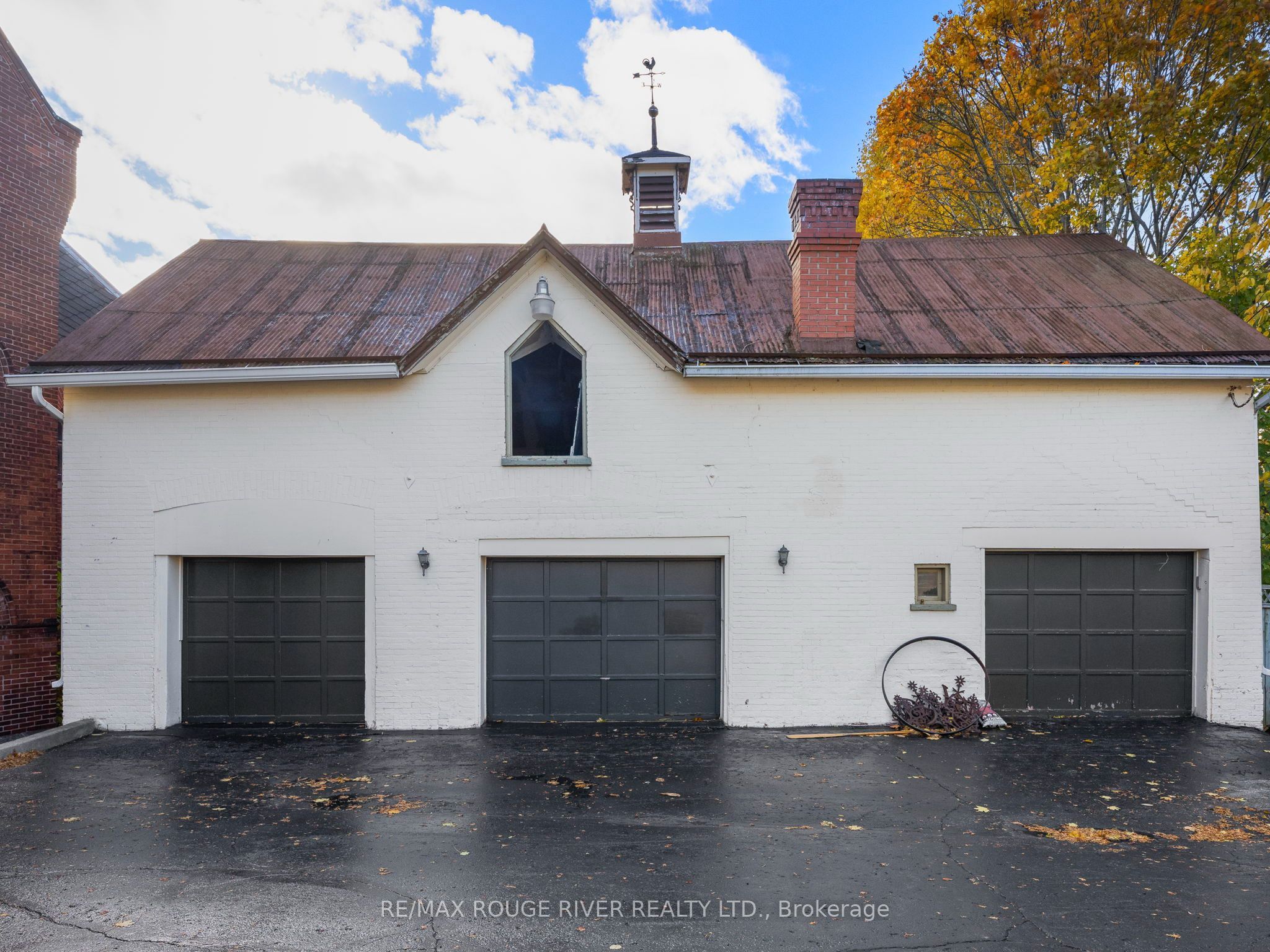 135 Walton Street Property Photo 6