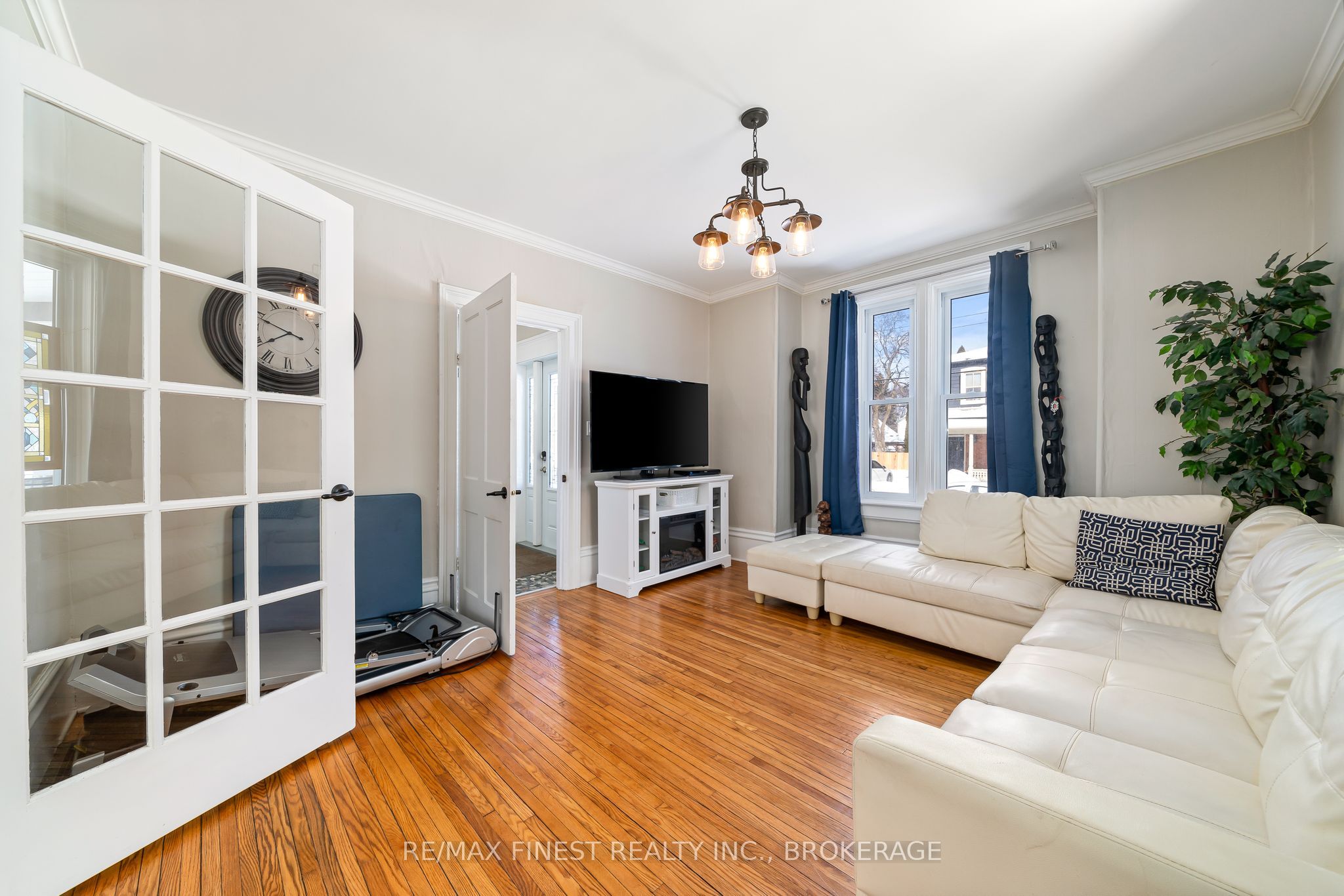 21 Centre Street Property Photo 6