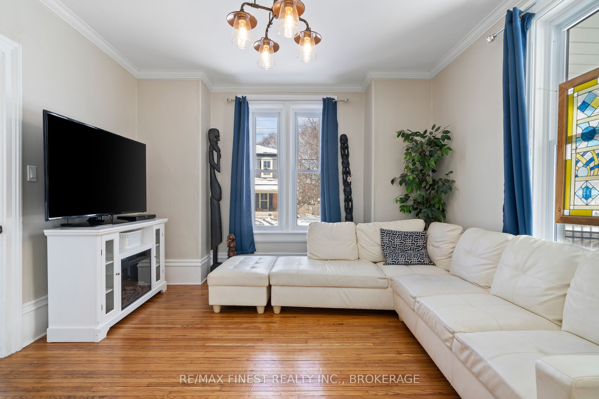 21 Centre Street Property Photo 7