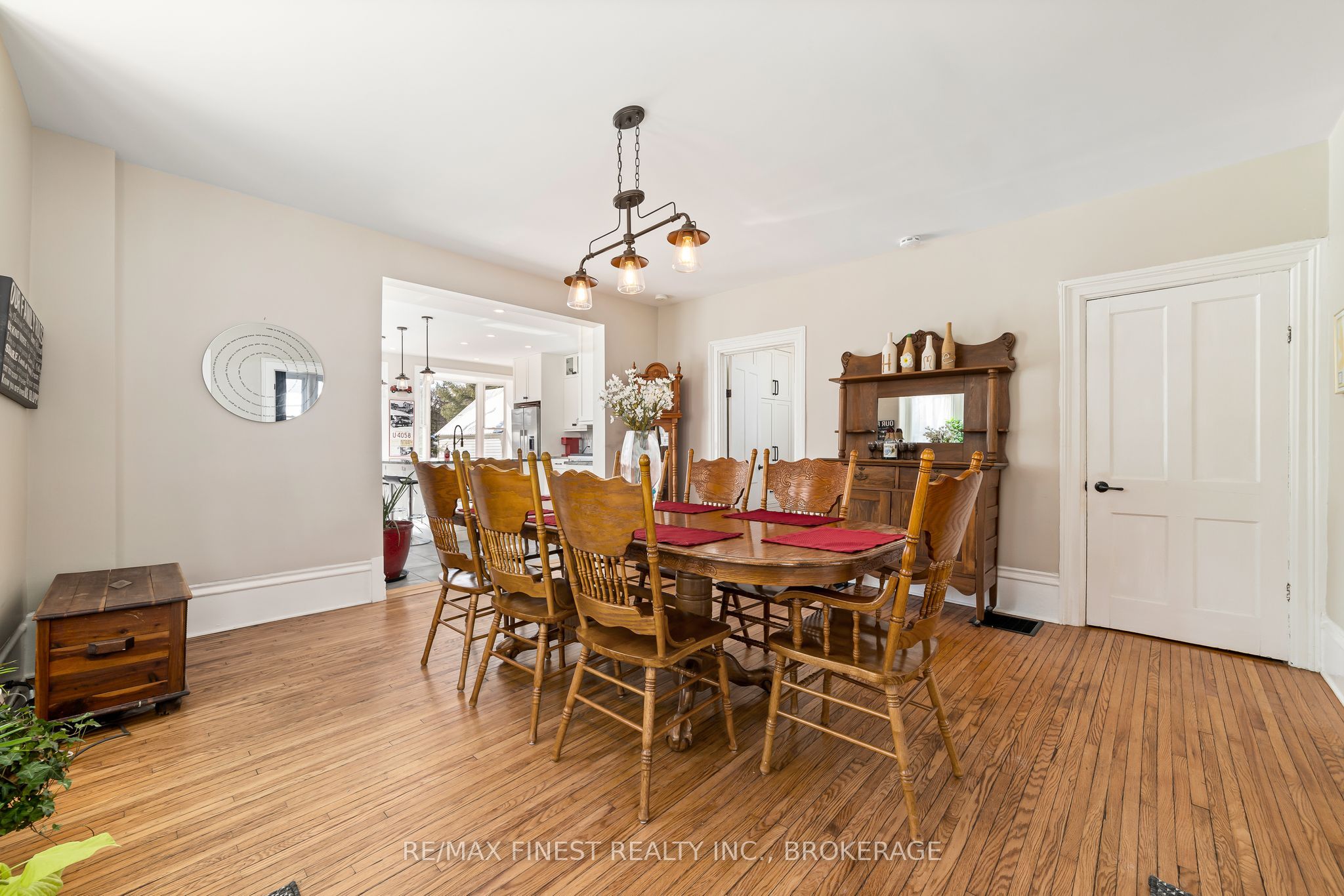 21 Centre Street Property Photo 9