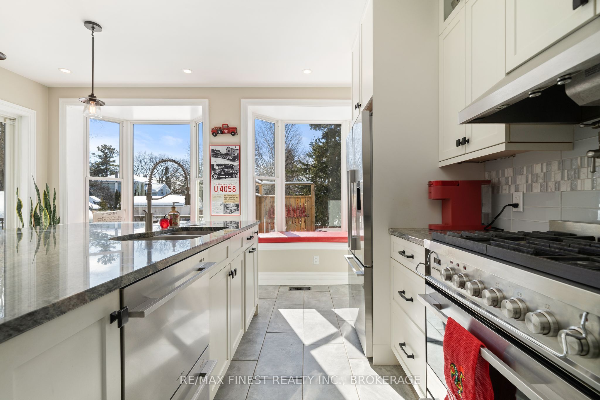 21 Centre Street Property Photo 12