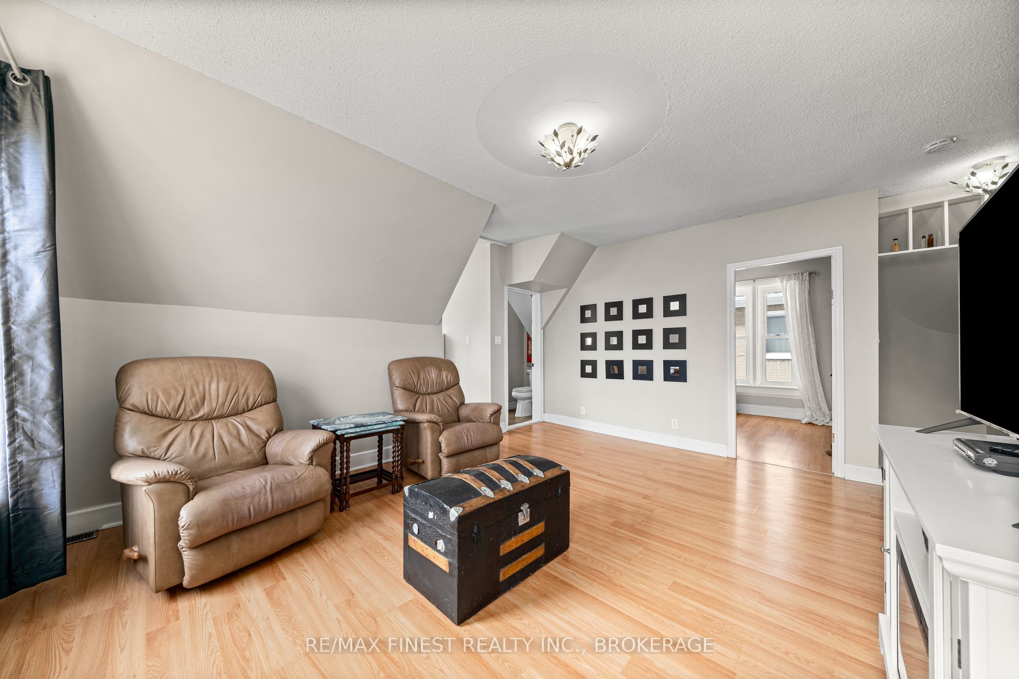 21 Centre Street Property Photo 20