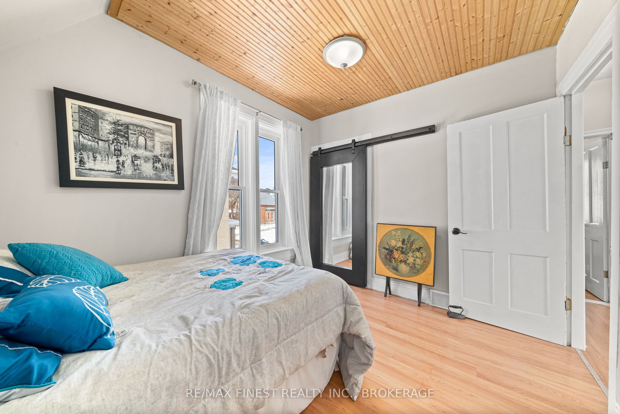 21 Centre Street Property Photo 23
