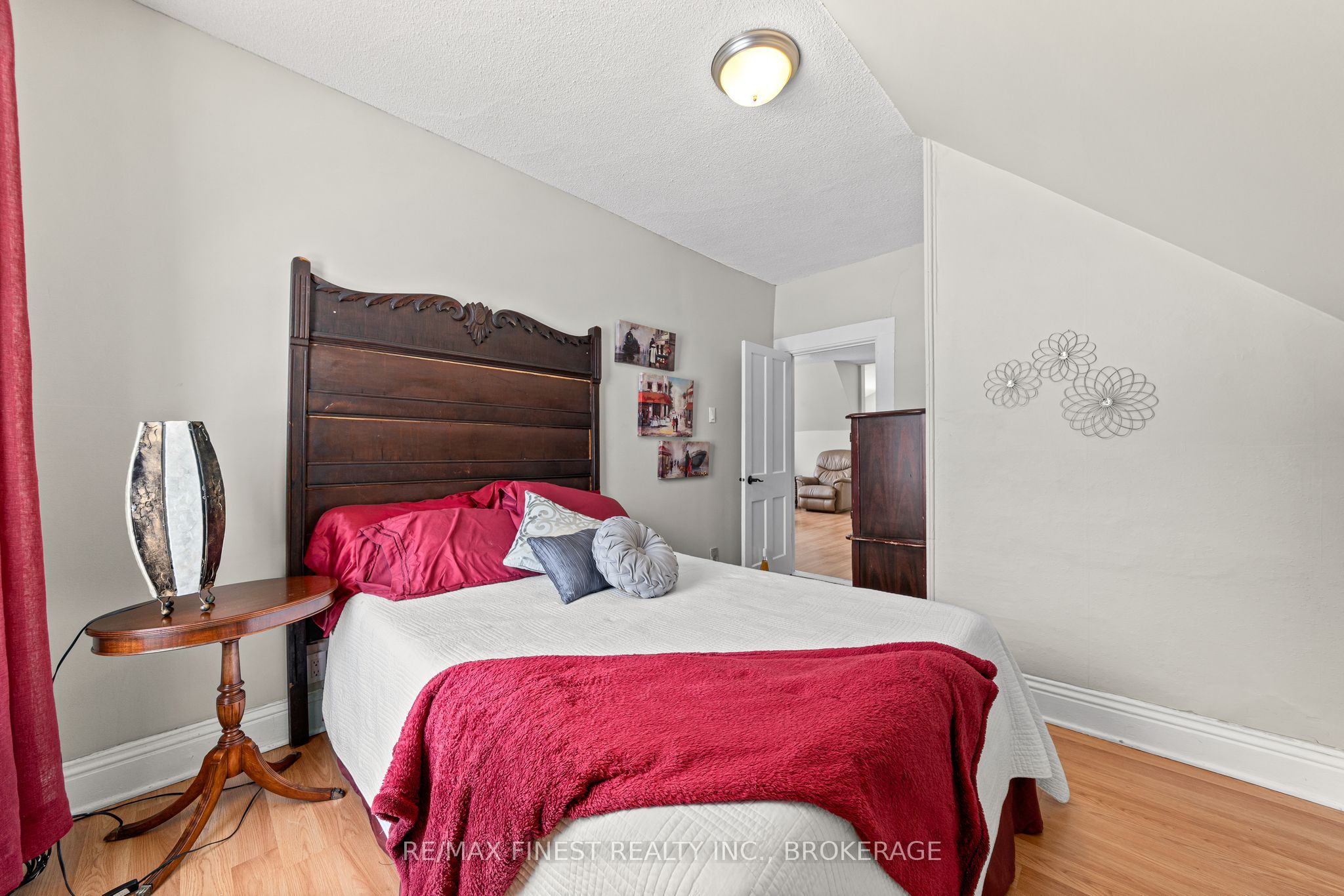 21 Centre Street Property Photo 25