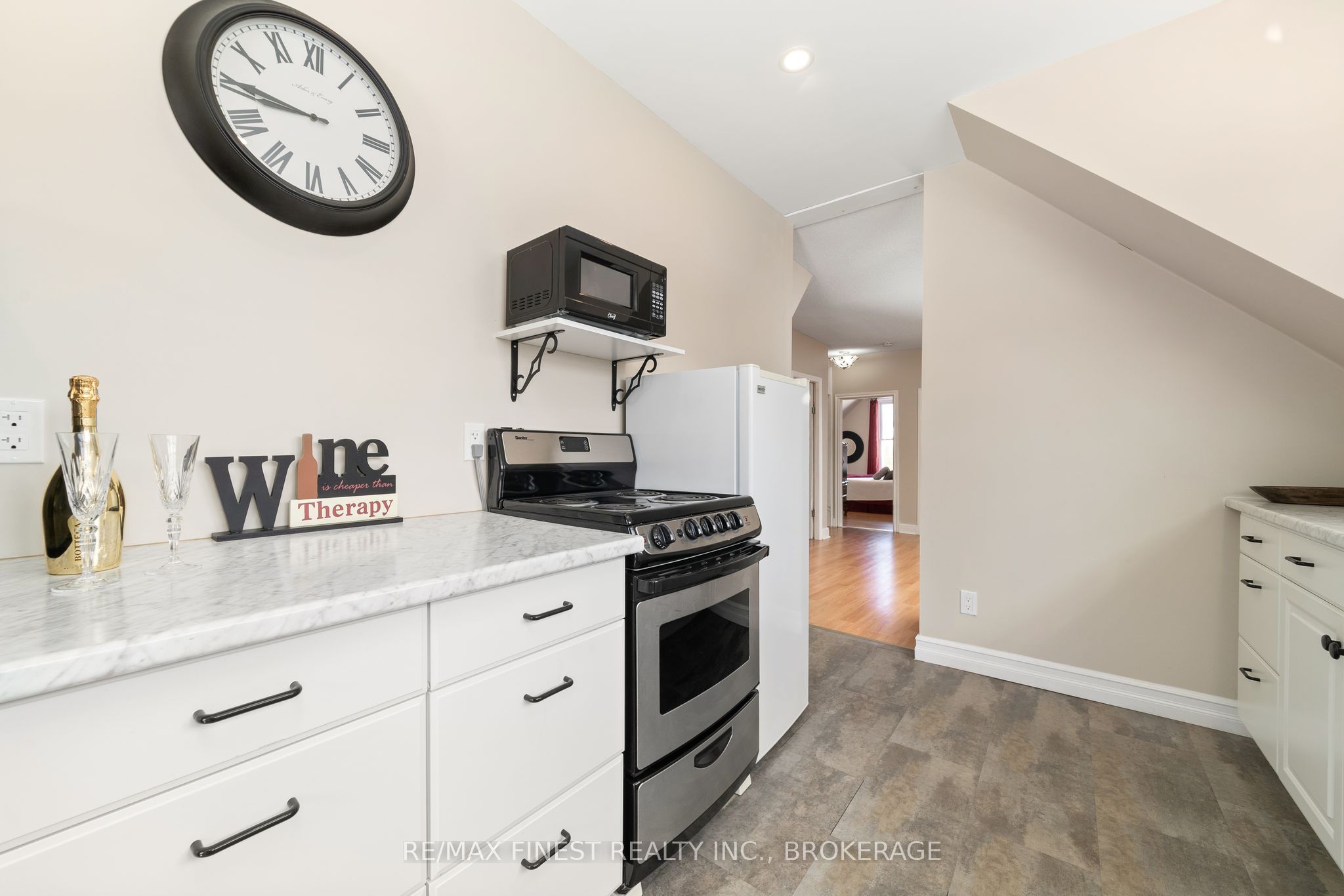 21 Centre Street Property Photo 30