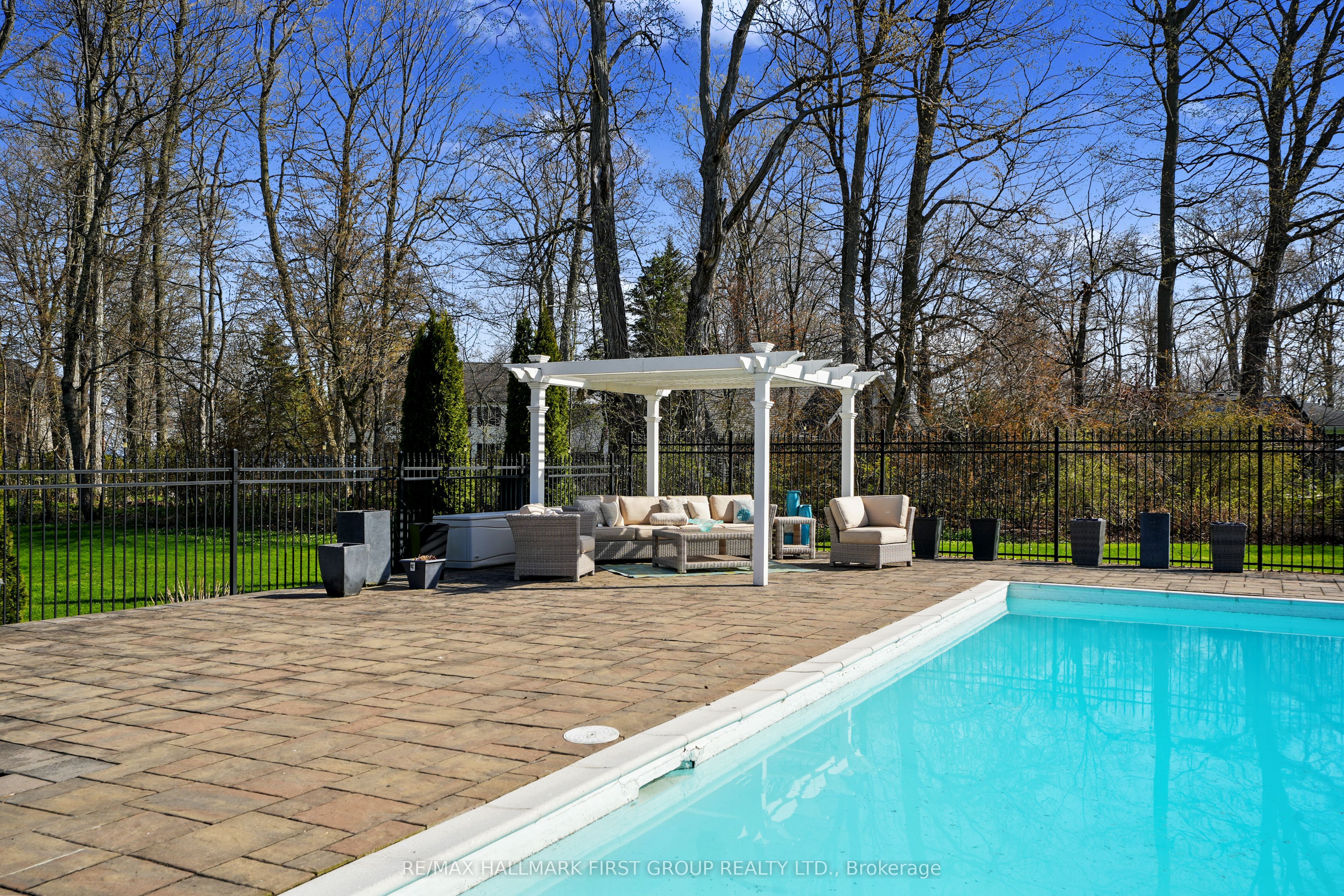 3 Hamilton Court Property Photo 43