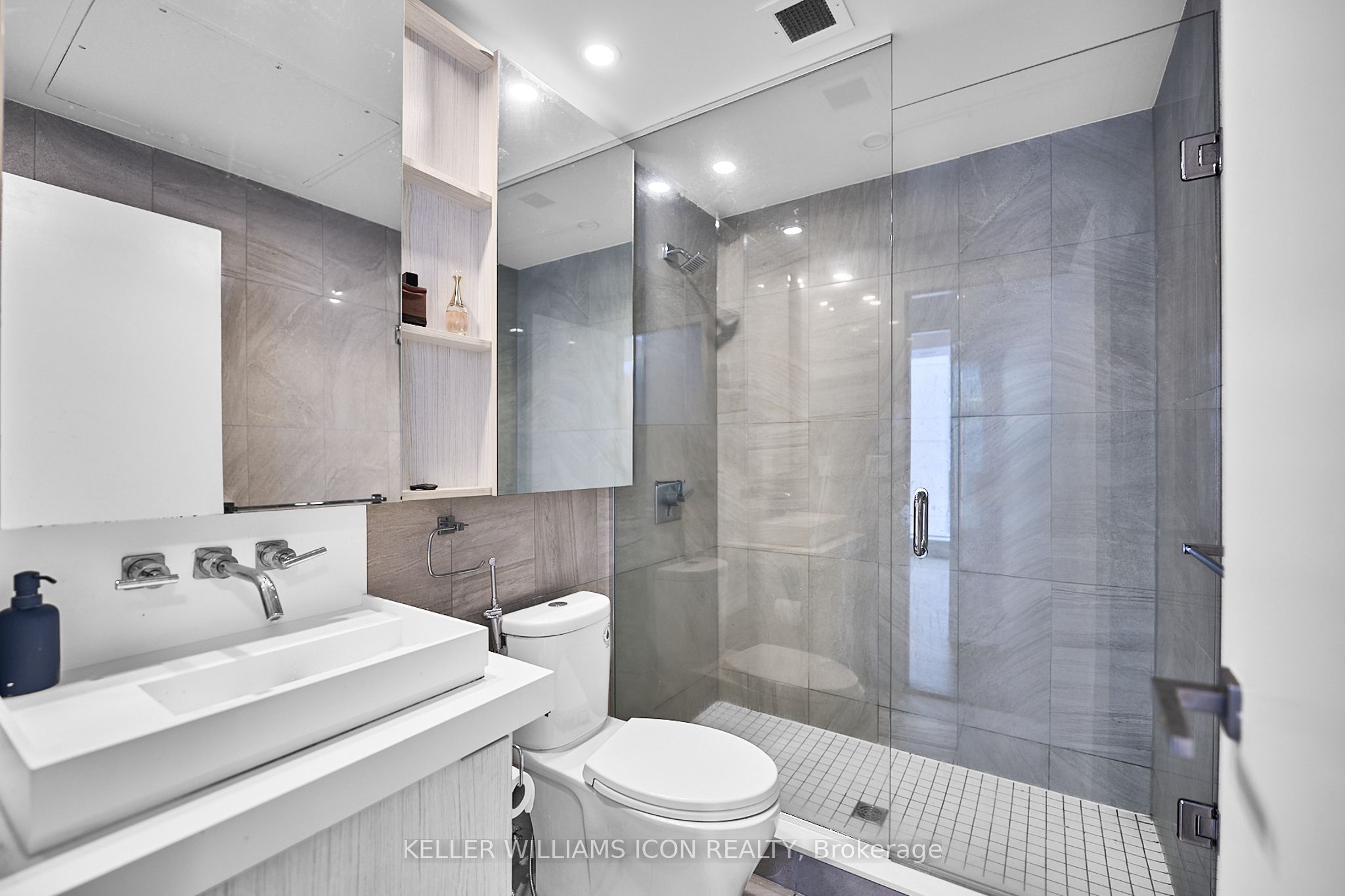 101 Queen Street 1209 Property Photo 17