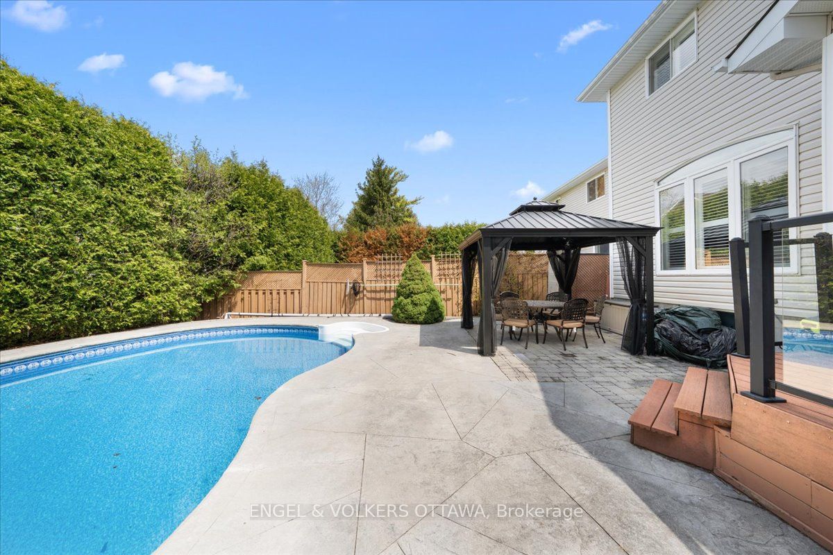 57 Newcastle Avenue Property Photo 37
