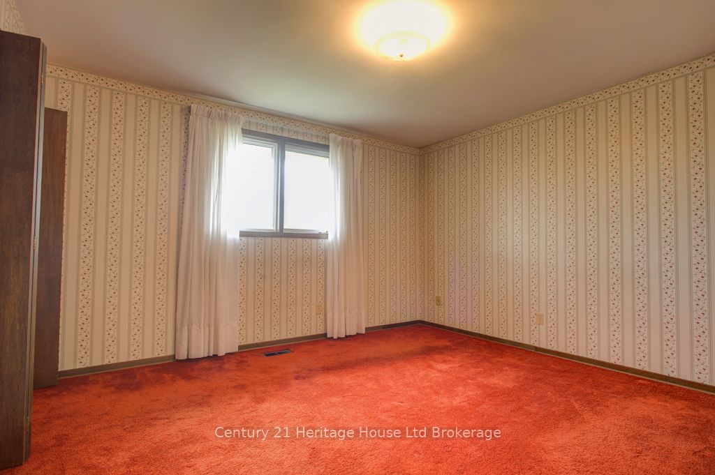 165 Park Row Property Photo 16