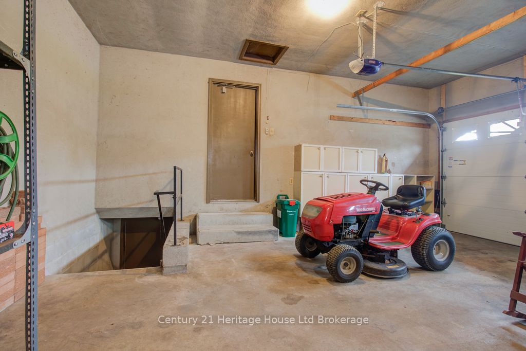 165 Park Row Property Photo 19