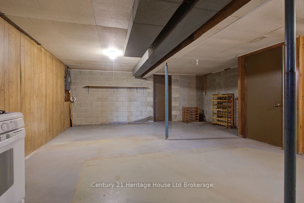 165 Park Row Property Photo 21