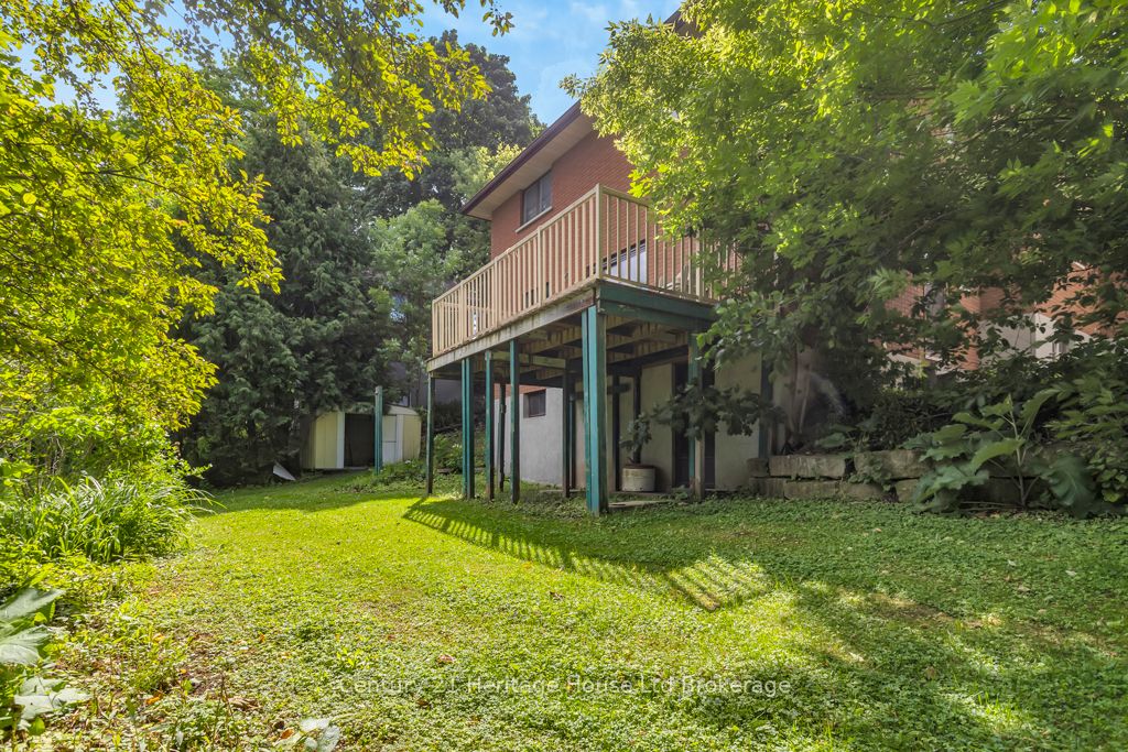 165 Park Row Property Photo 27