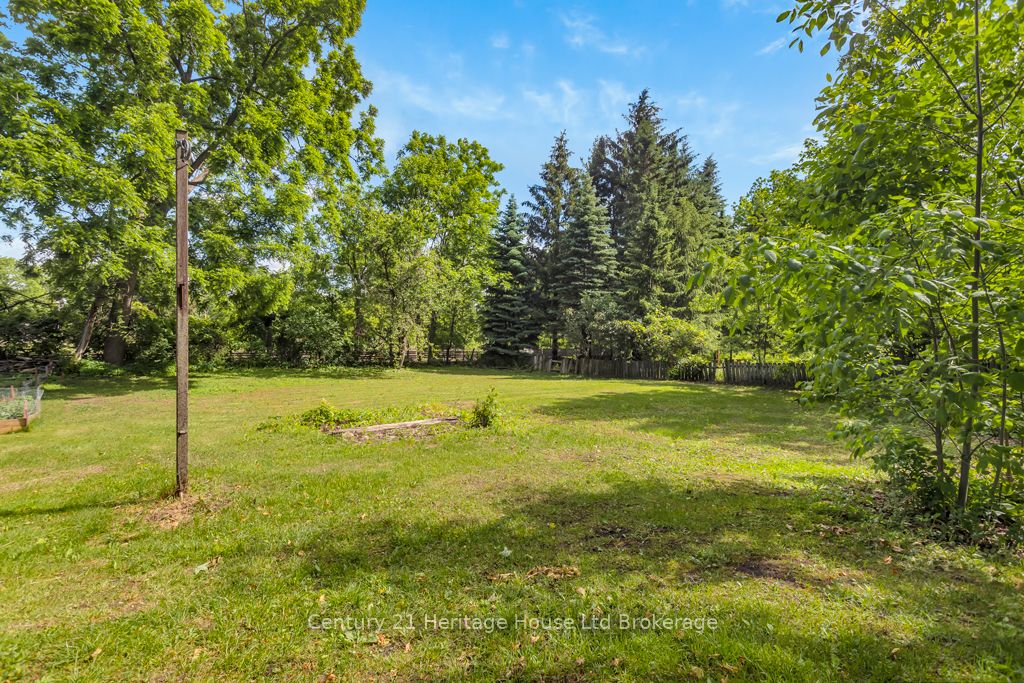 165 Park Row Property Photo 29