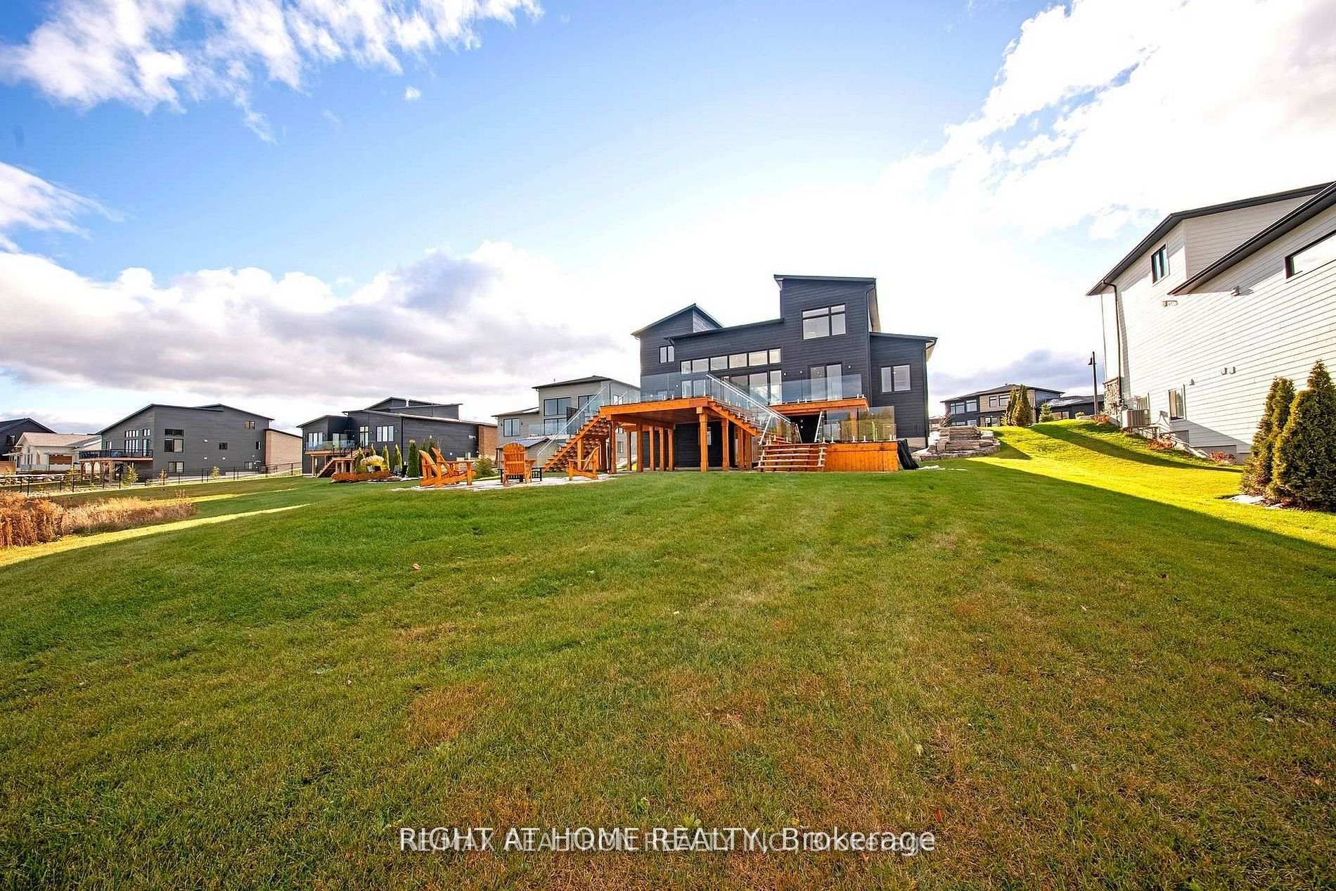 101 Sladden Court Property Photo 45