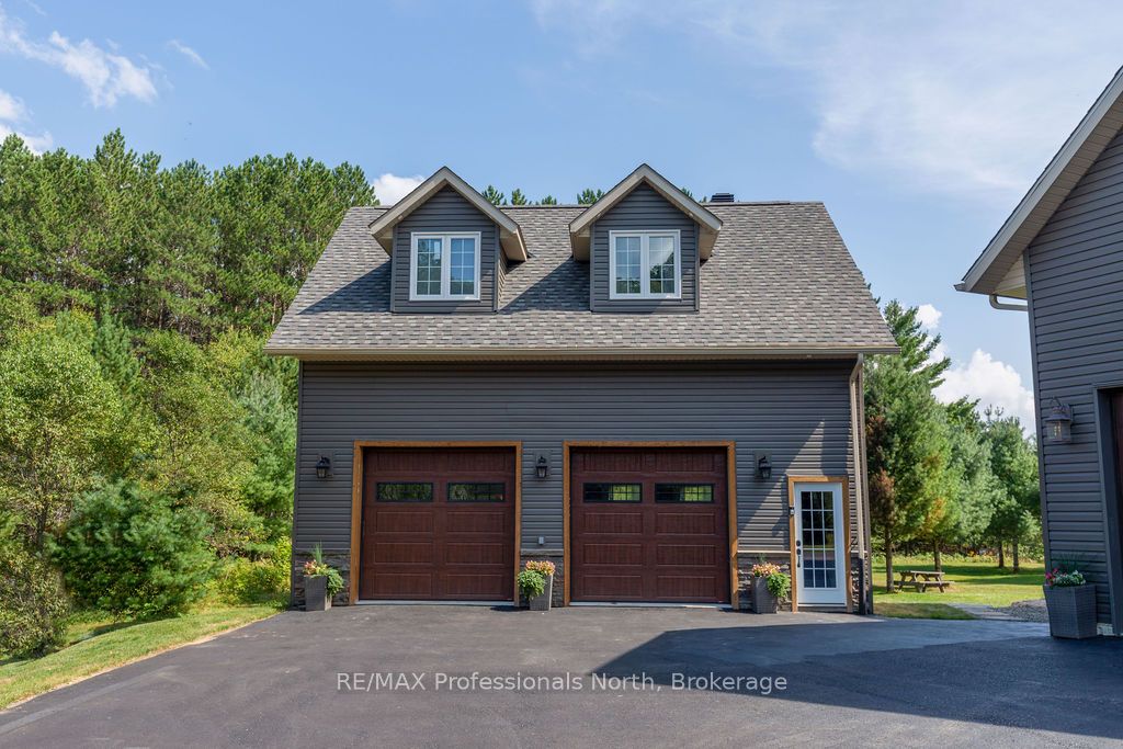 427 Skyhills Road Property Photo 3