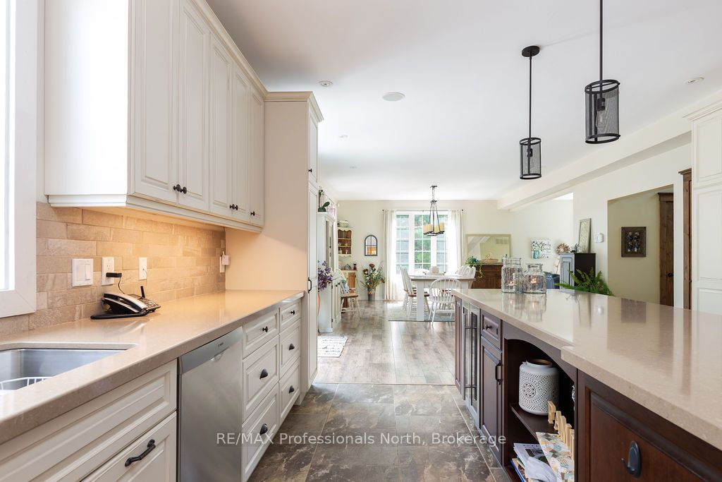 427 Skyhills Road Property Photo 8