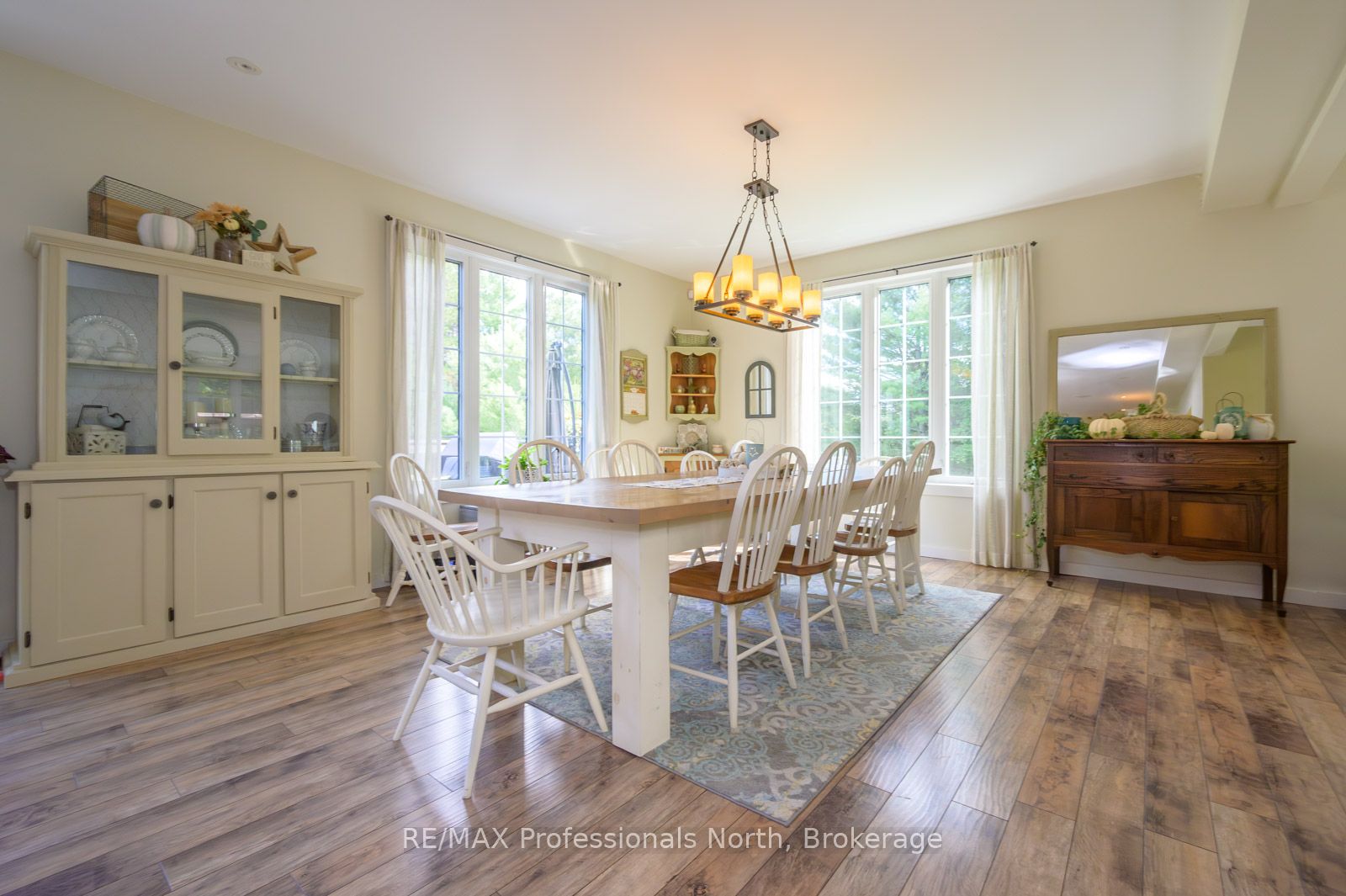 427 Skyhills Road Property Photo 9
