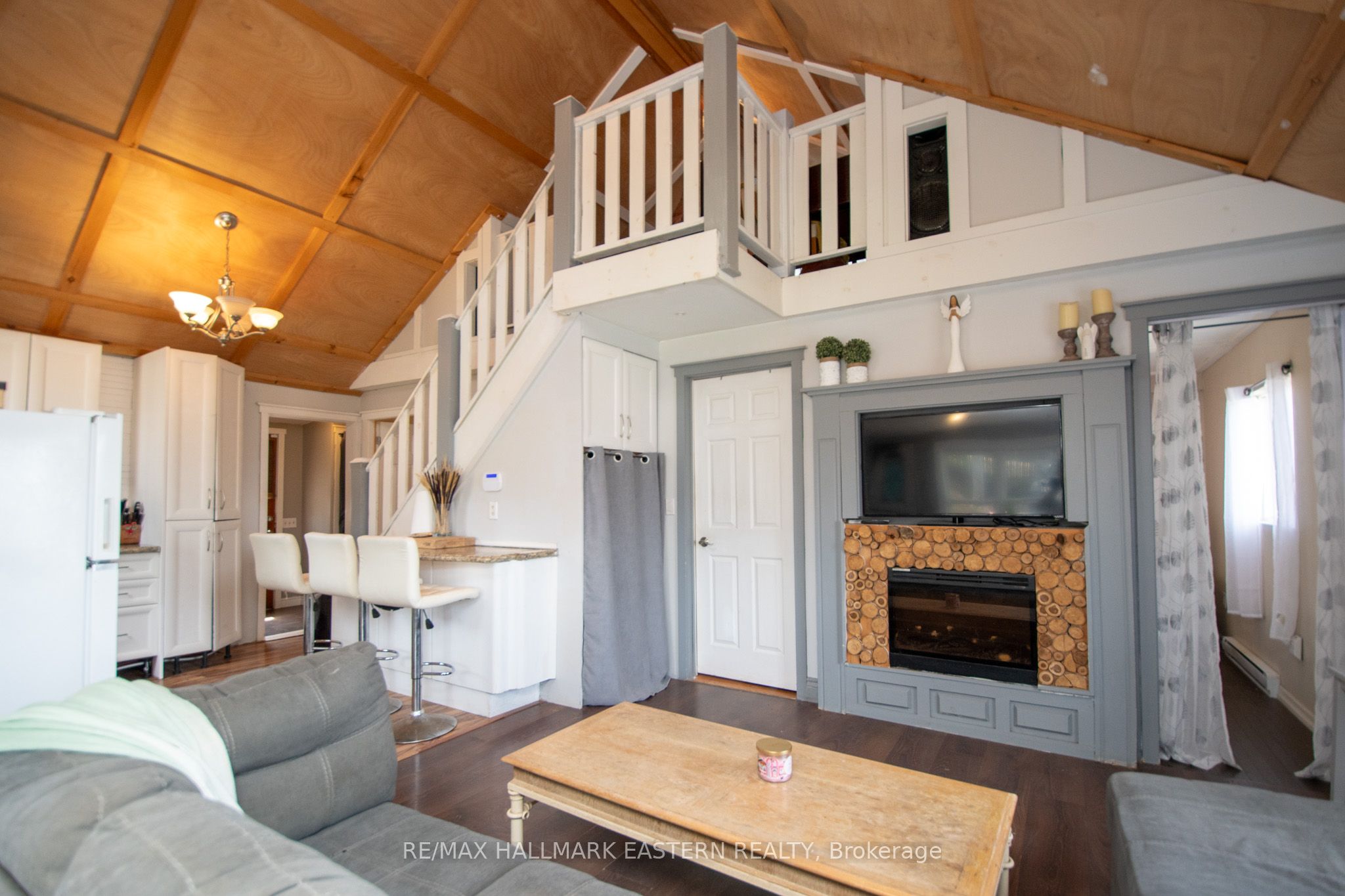 2305 Thurstonia Road Property Photo 6