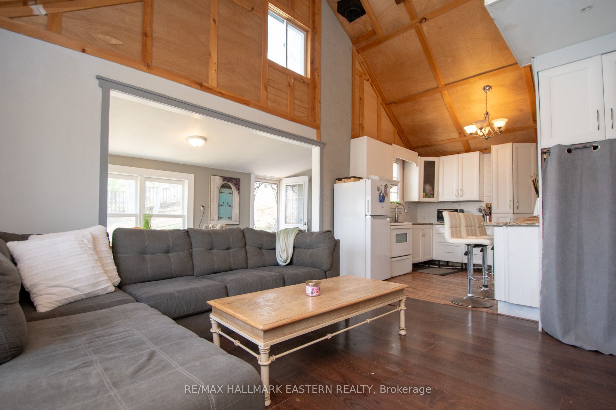 2305 Thurstonia Road Property Photo 7