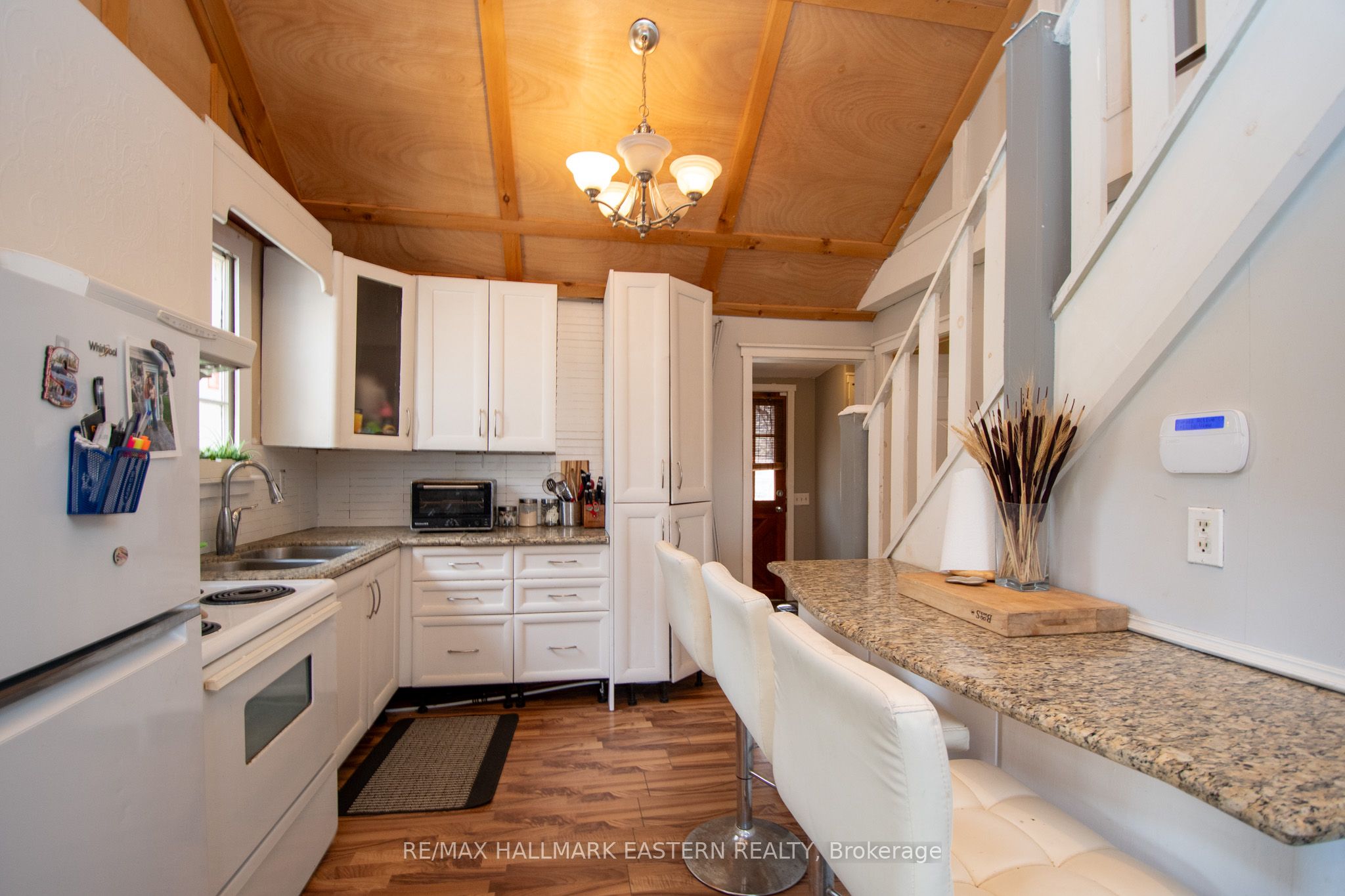 2305 Thurstonia Road Property Photo 11