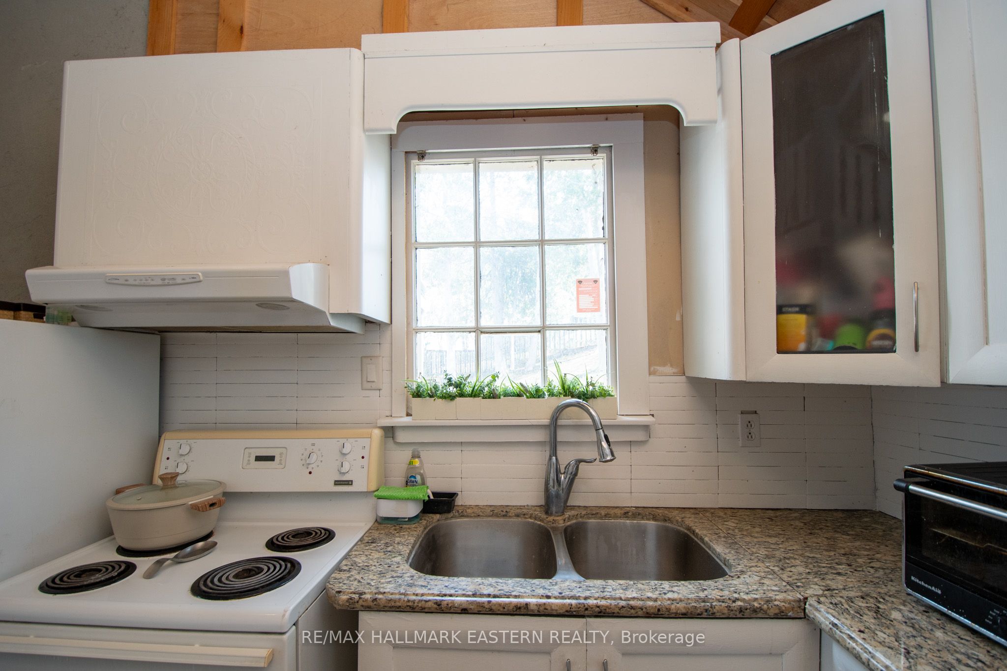 2305 Thurstonia Road Property Photo 15