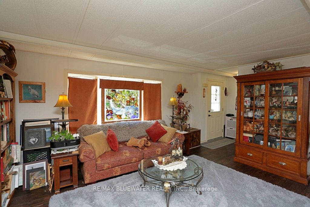 35 Pebble Beach Parkway Property Photo 5