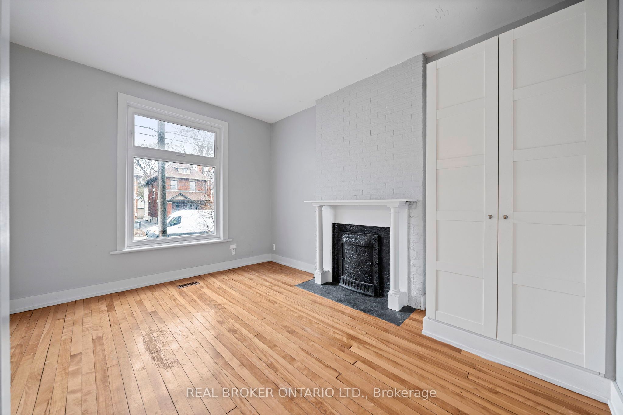 72 Fifth Avenue Property Photo 5