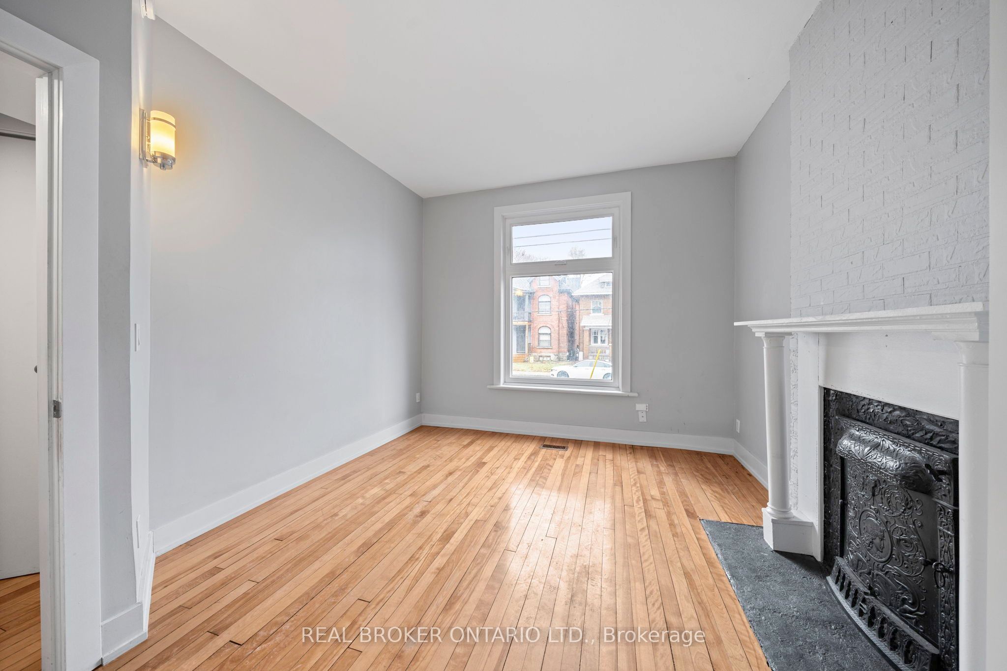 72 Fifth Avenue Property Photo 6