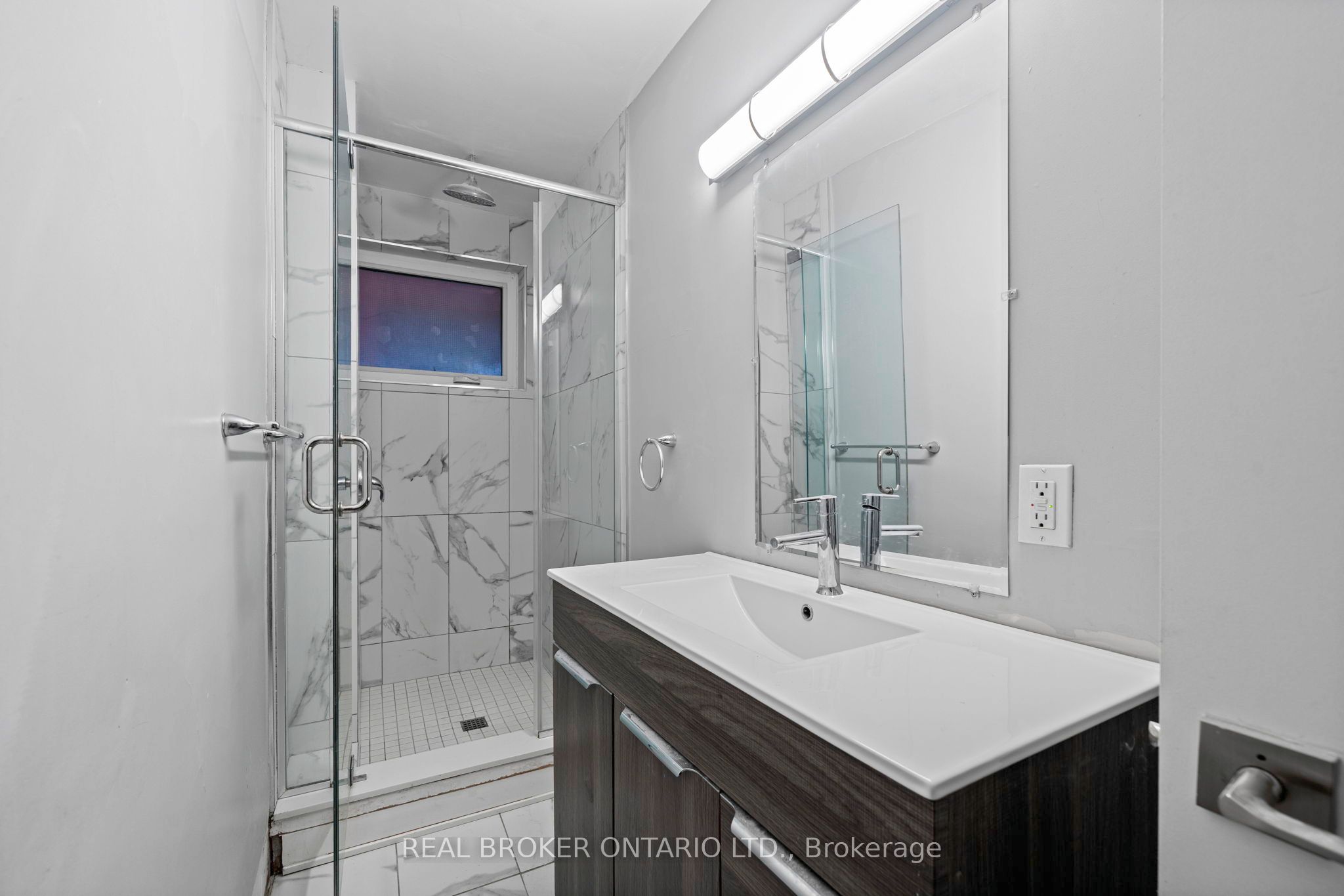 72 Fifth Avenue Property Photo 8