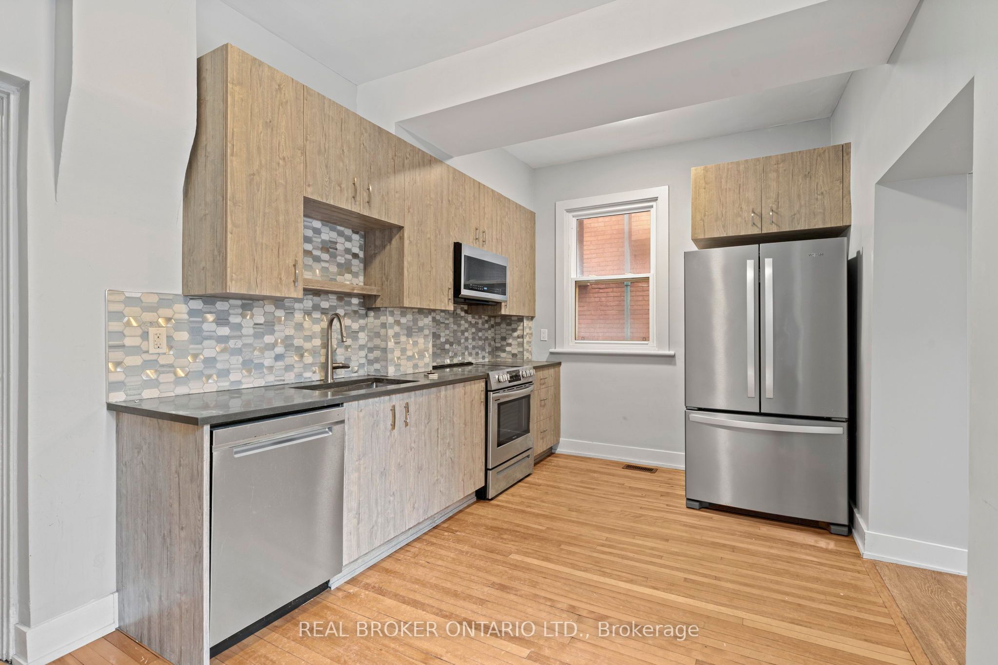 72 Fifth Avenue Property Photo 9